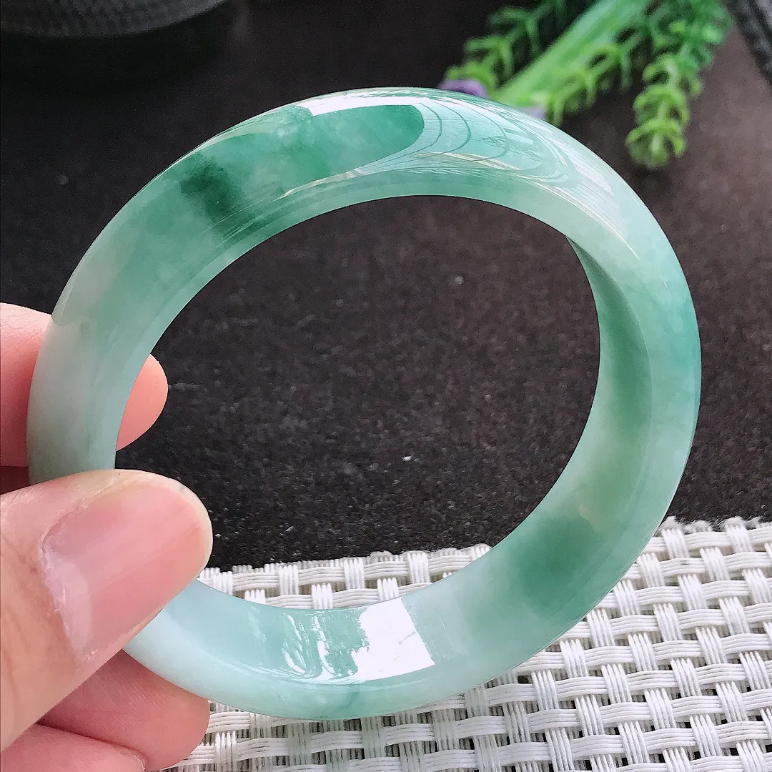 天然A货翡翠56/15.3/8老坑精美冰润飘蓝花手镯宽边玉镯