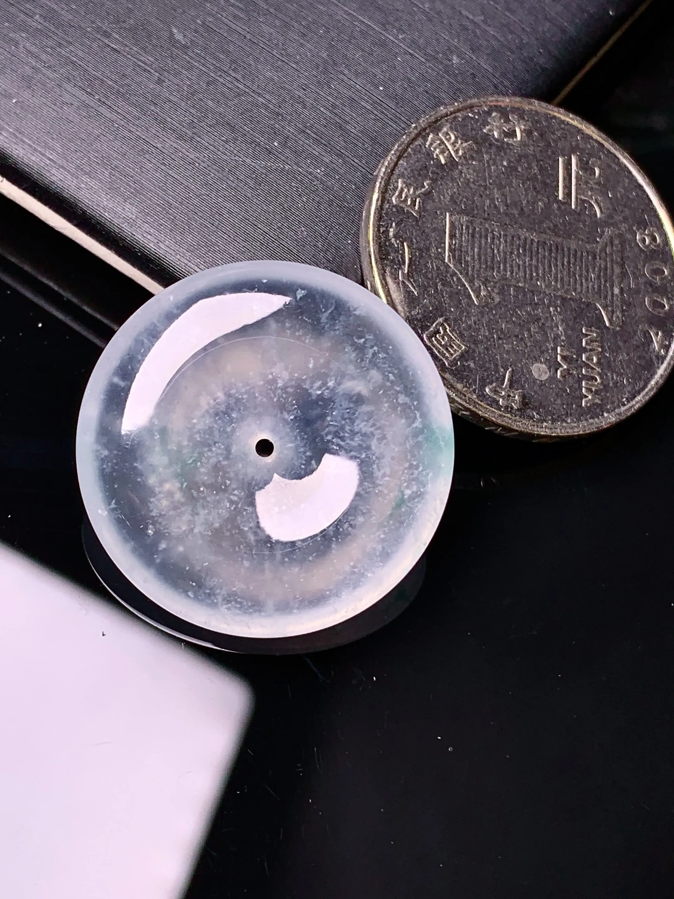 玻璃种平安扣吊坠 玉质细腻 水润亮眼 色泽艳丽 整体尺寸24*5.2