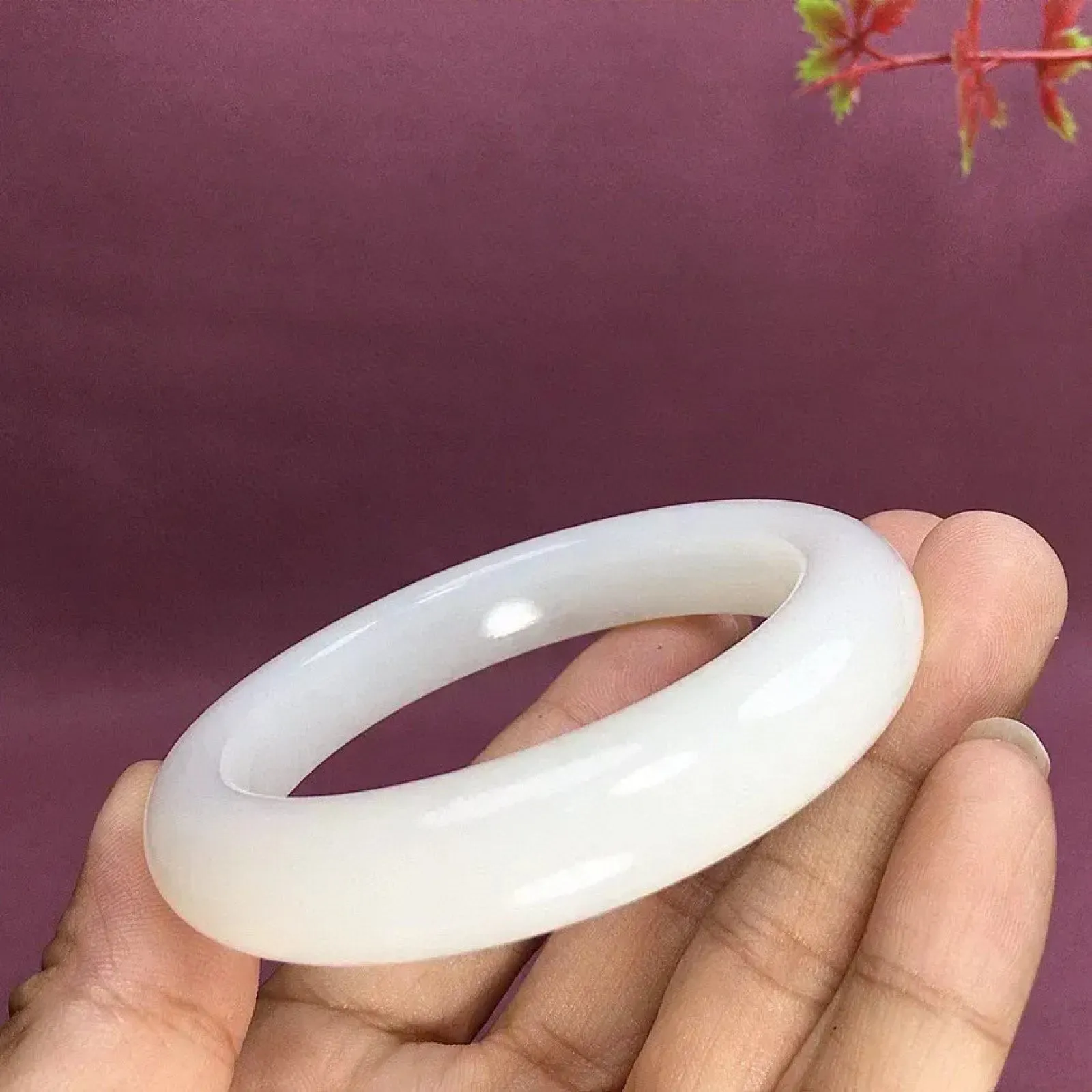 和田玉56.2圈口羊脂白手镯！玉质细腻油润 底色纯净 无裂无杂 脂粉好，品质好