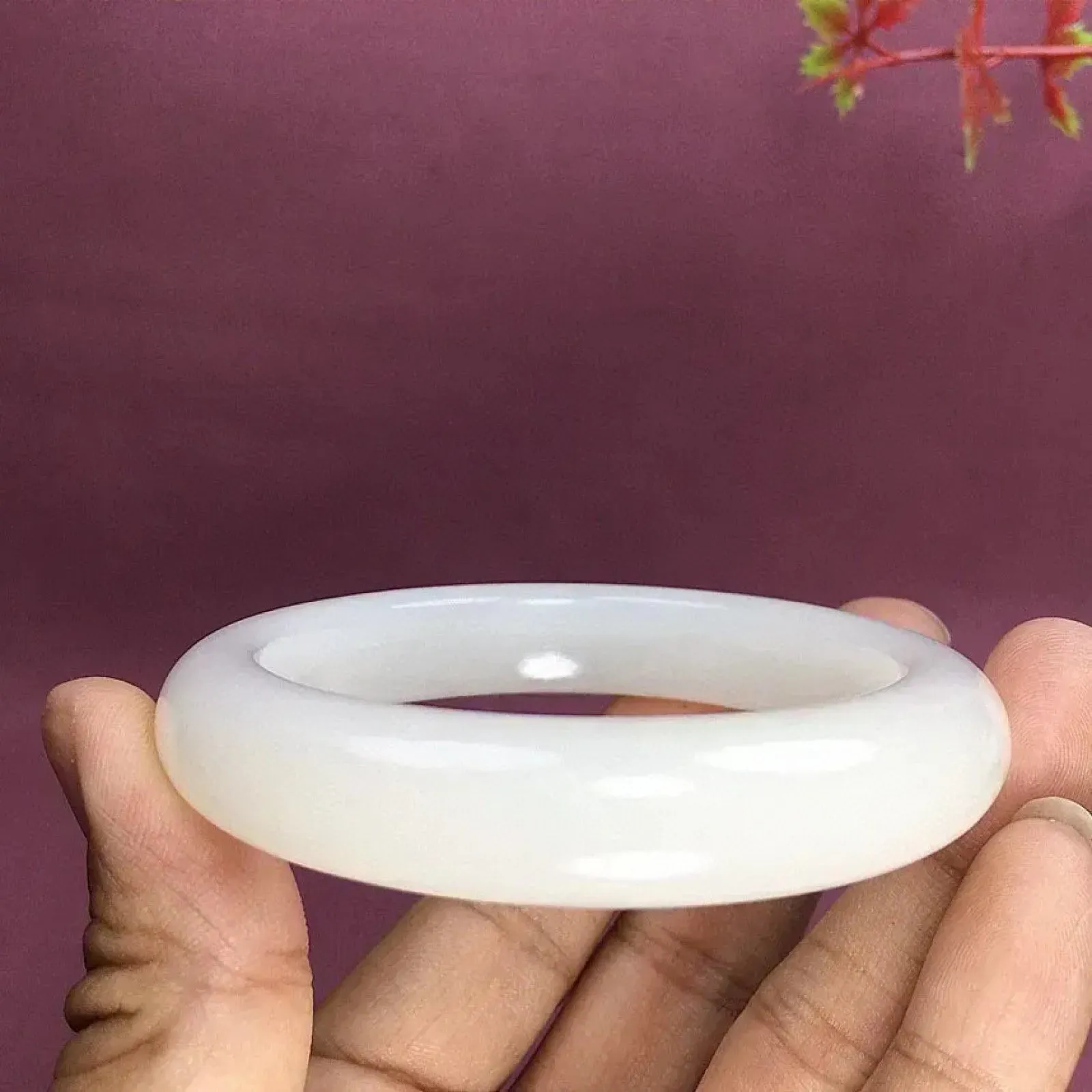 和田玉56.2圈口羊脂白手镯！玉质细腻油润 底色纯净 无裂无杂 脂粉好，品质好