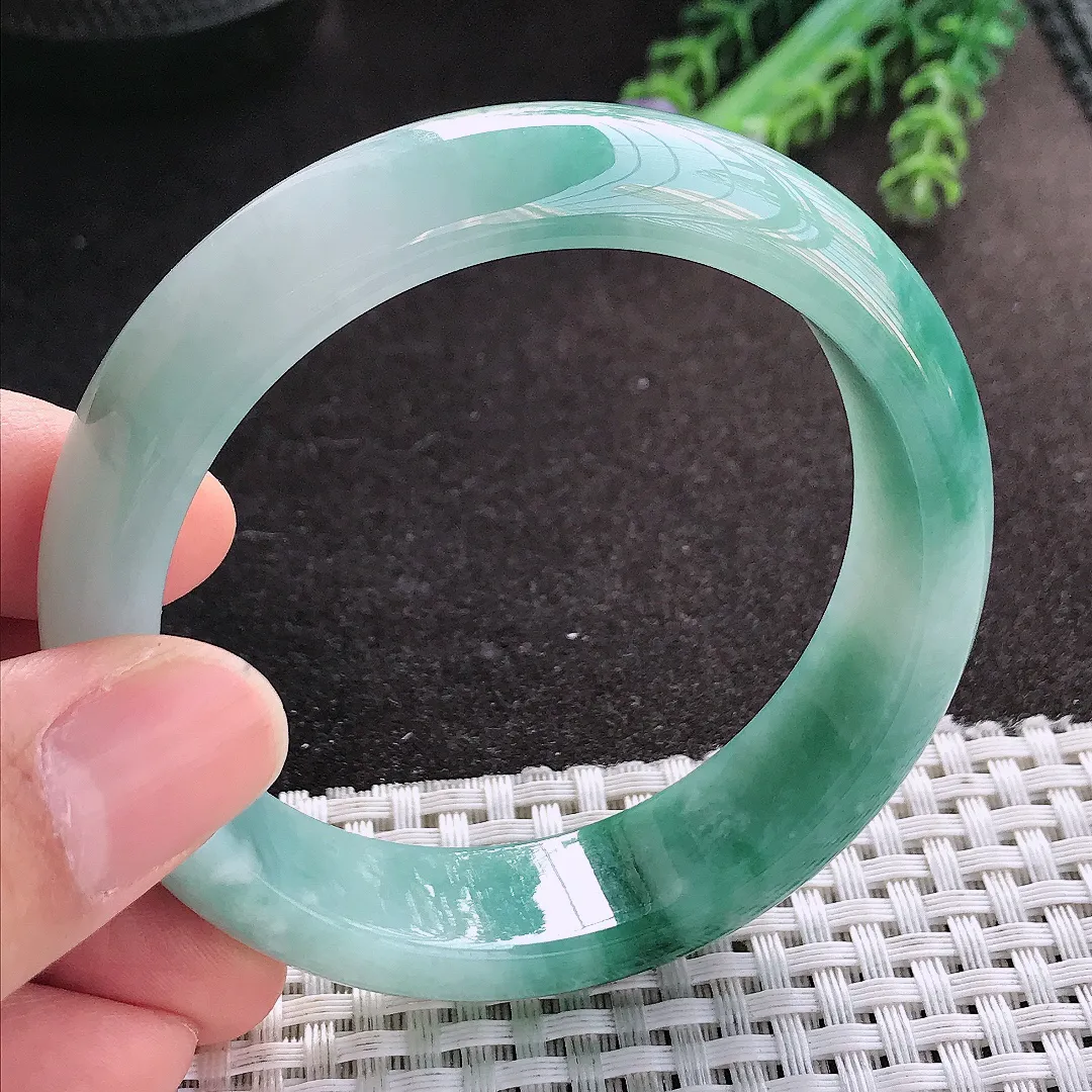 天然A货翡翠56/15.3/8老坑精美冰润飘蓝花手镯宽边玉镯