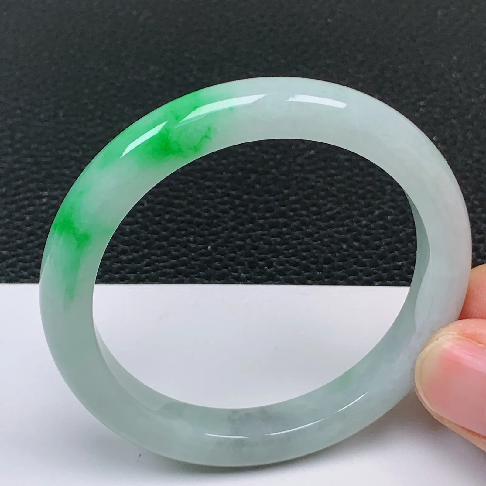 52～53小圈口 翡翠A货老坑冰润飘阳绿细条手镯