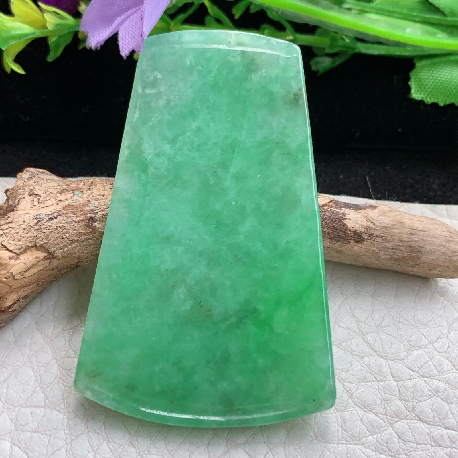 zzx自然光56.2*35.5*3.8天然缅甸翡翠满绿雕花平安无事牌 素面牌玉吊坠