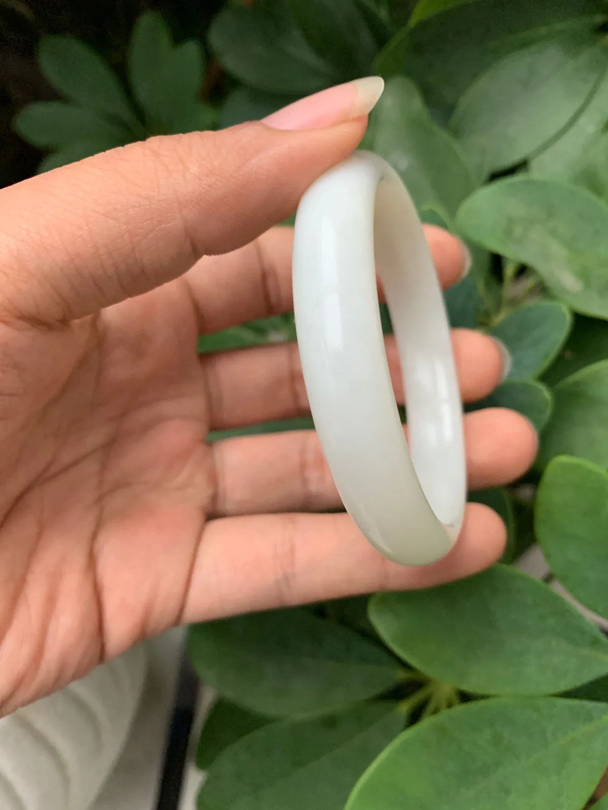 和田玉54圈口羊脂白手镯，玉质细腻油润 底色纯净 脂粉好，品质好