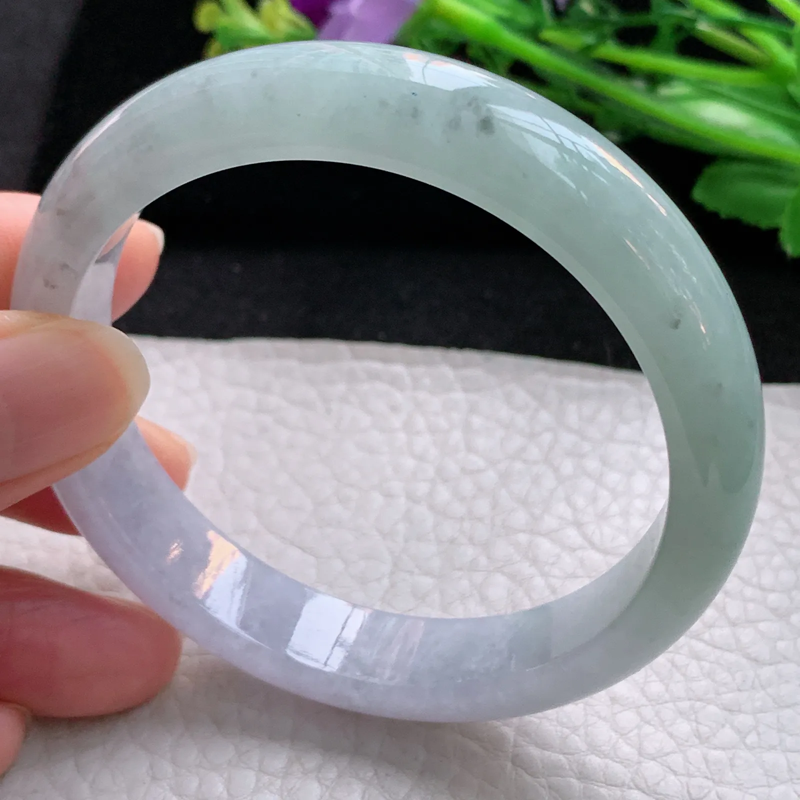 js自然光57*12.3*7.5平安镯 翡翠a货玉手镯春带彩宽边玉手环