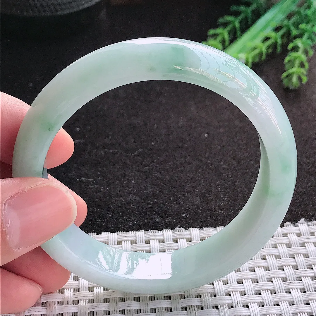 天然A货翡翠55.5/13.6/8老坑秀气温润飘花手镯宽边玉镯