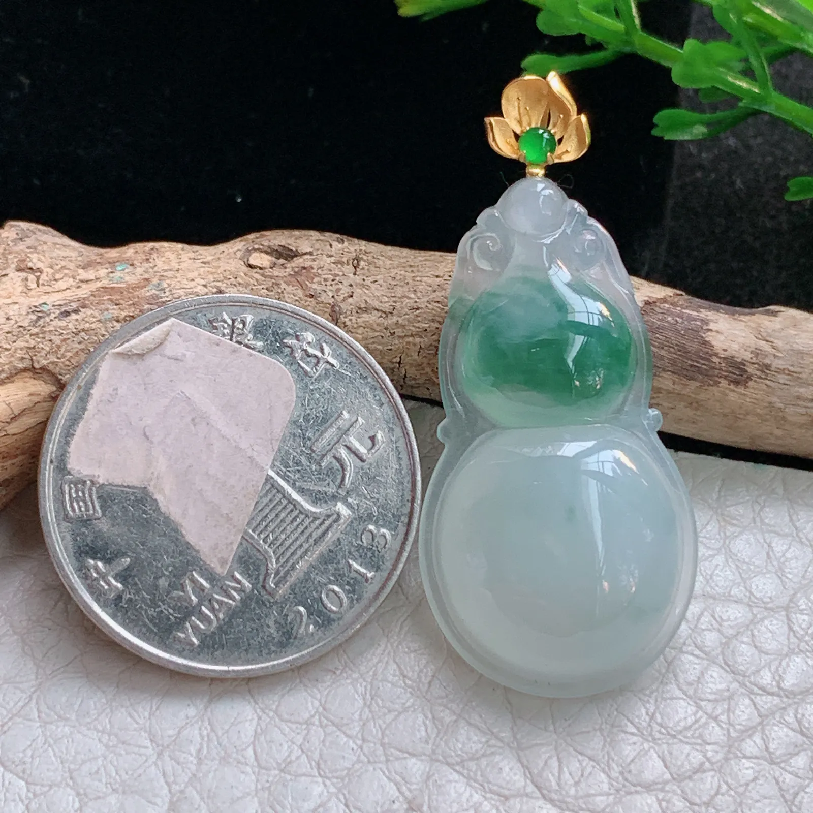 gp实拍40.3*18*6缅甸翡翠a货精雕冰飘花饱满葫芦 玉葫芦玉吊坠 玉挂件