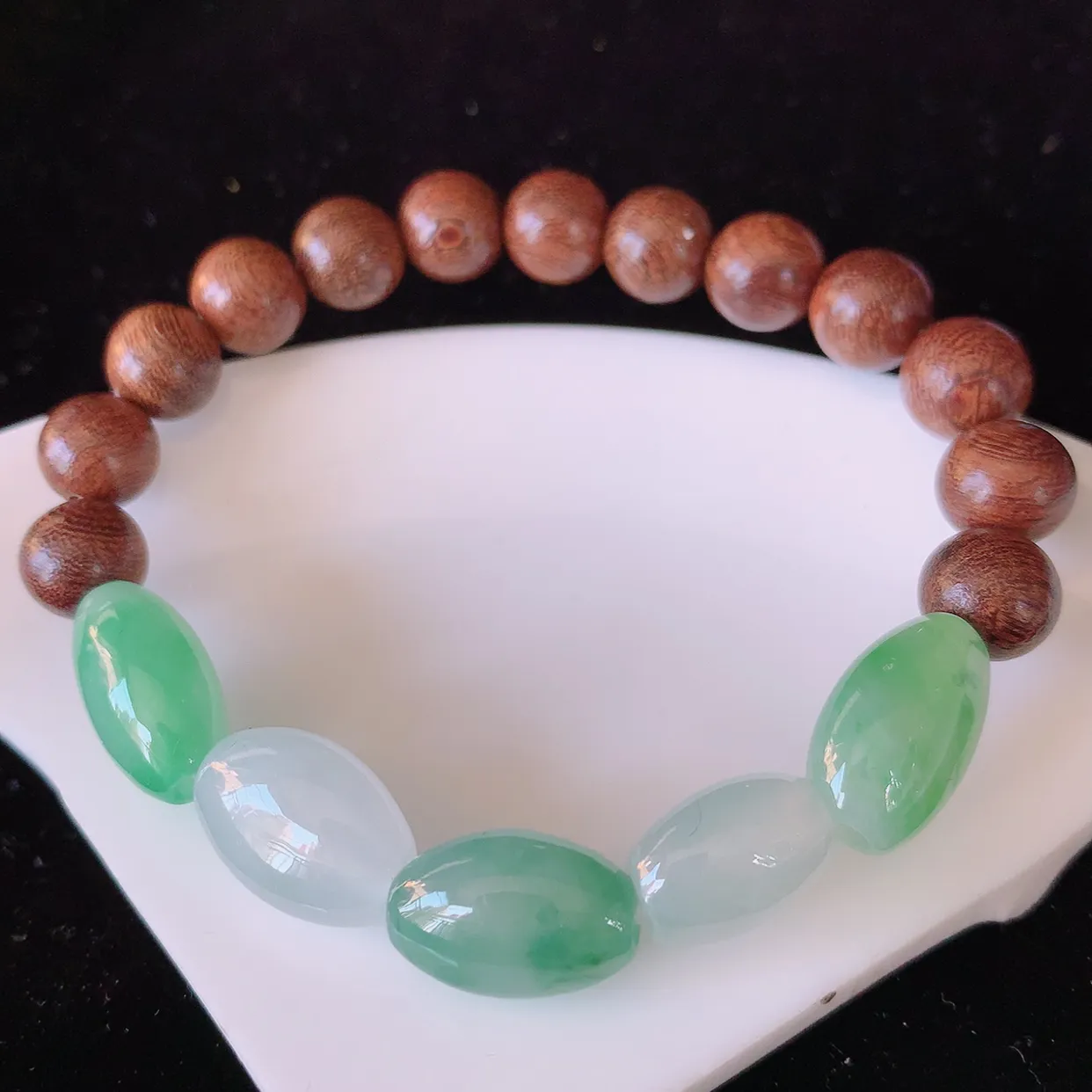 自然光实拍，冰种飘花翡翠手串，路路通手链，种老水足，冰清玉润  颜色漂亮  #001.1取一尺寸13