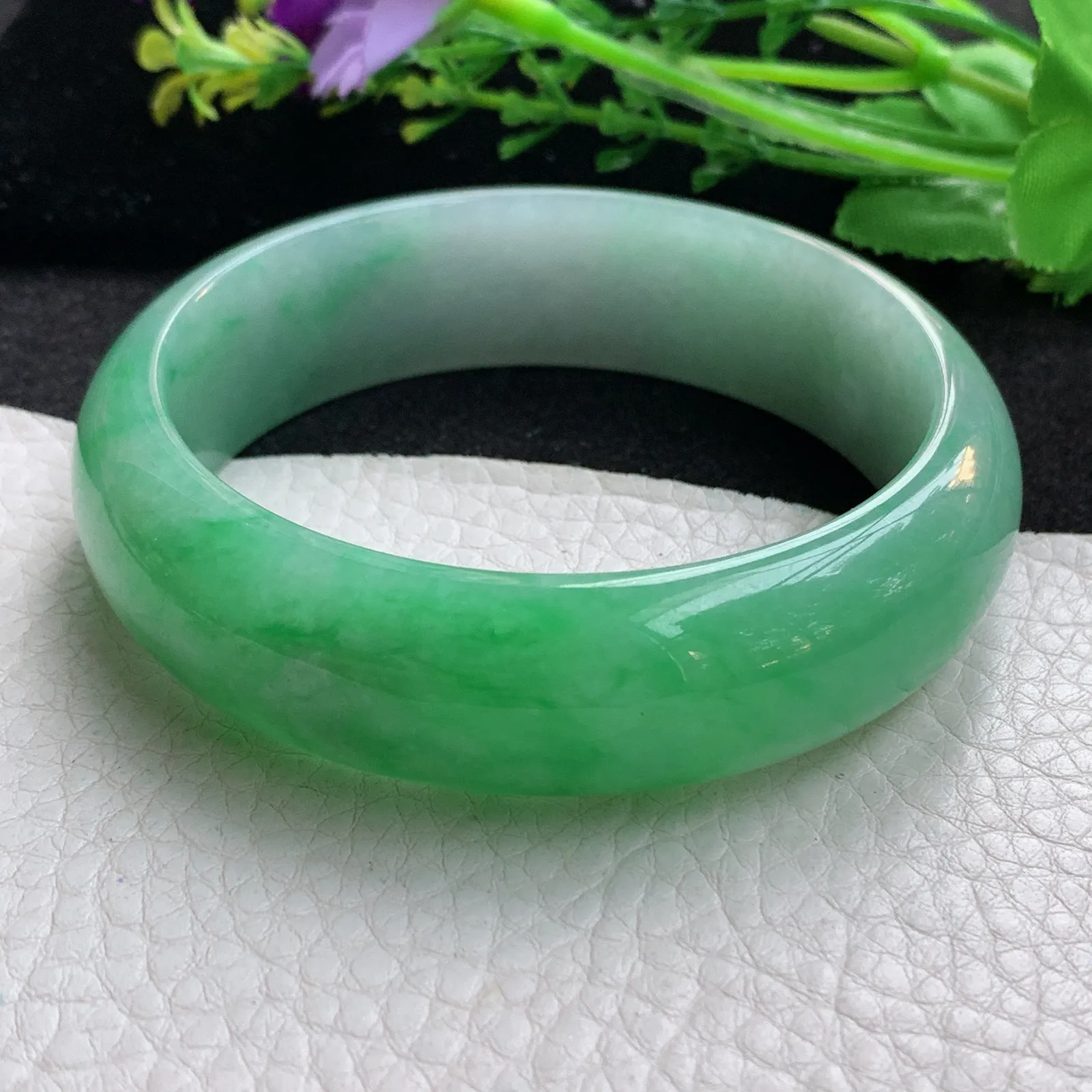 nr大圈口61.5*18.5*8.3轮胎镯 翡翠a货玉手镯半山水辣绿宽边玉手环