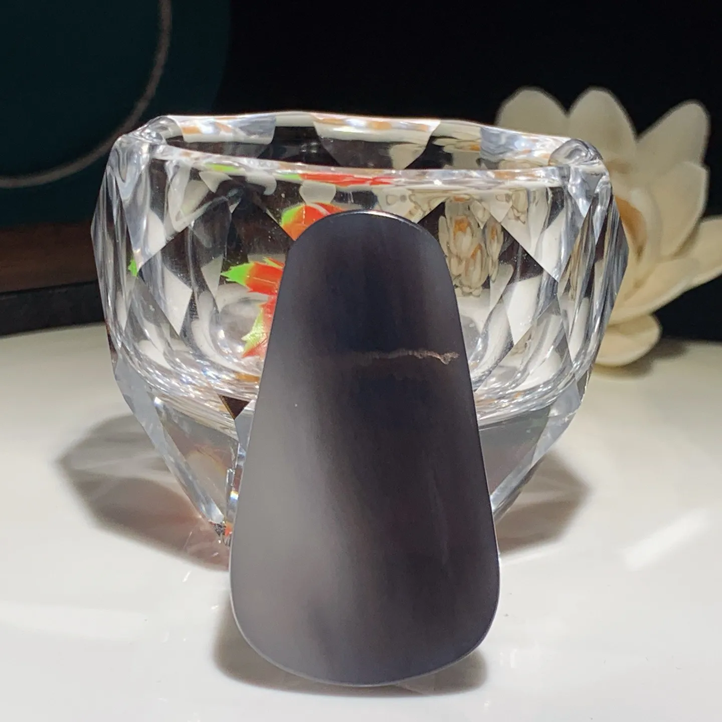 和田玉白加紫罗兰武财神关公牌子挂件。尺寸48/28/8重20.3克。玉质细腻油润。手推出油。佩戴高端典雅。lt251206