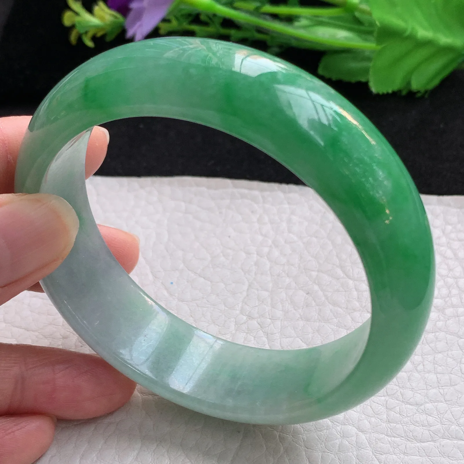 nr大圈口61.5*18.5*8.3轮胎镯 翡翠a货玉手镯半山水辣绿宽边玉手环