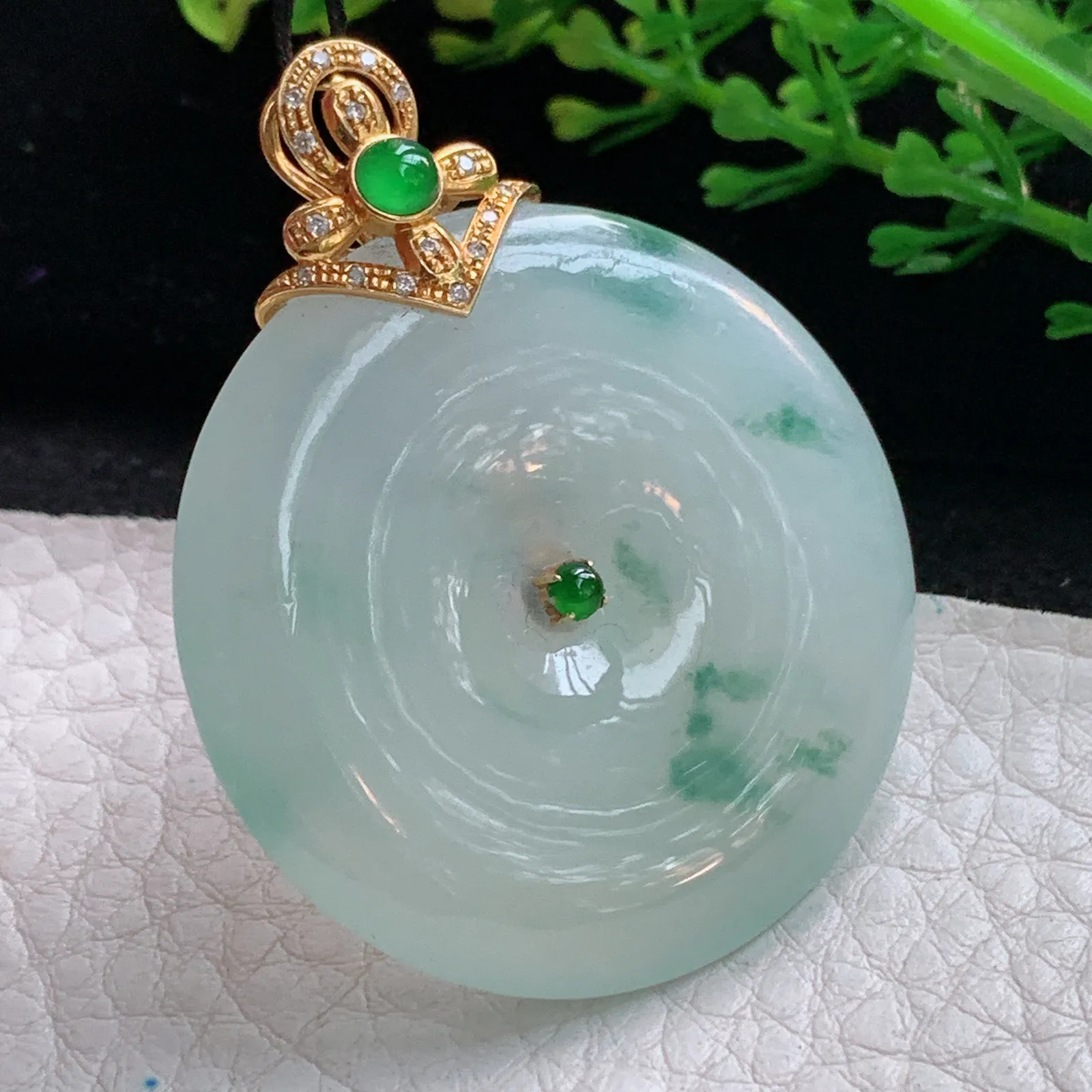 gp实拍46.5*37.3*6缅甸翡翠a货精雕冰飘花大平安扣 玉扣玉吊坠 玉挂件