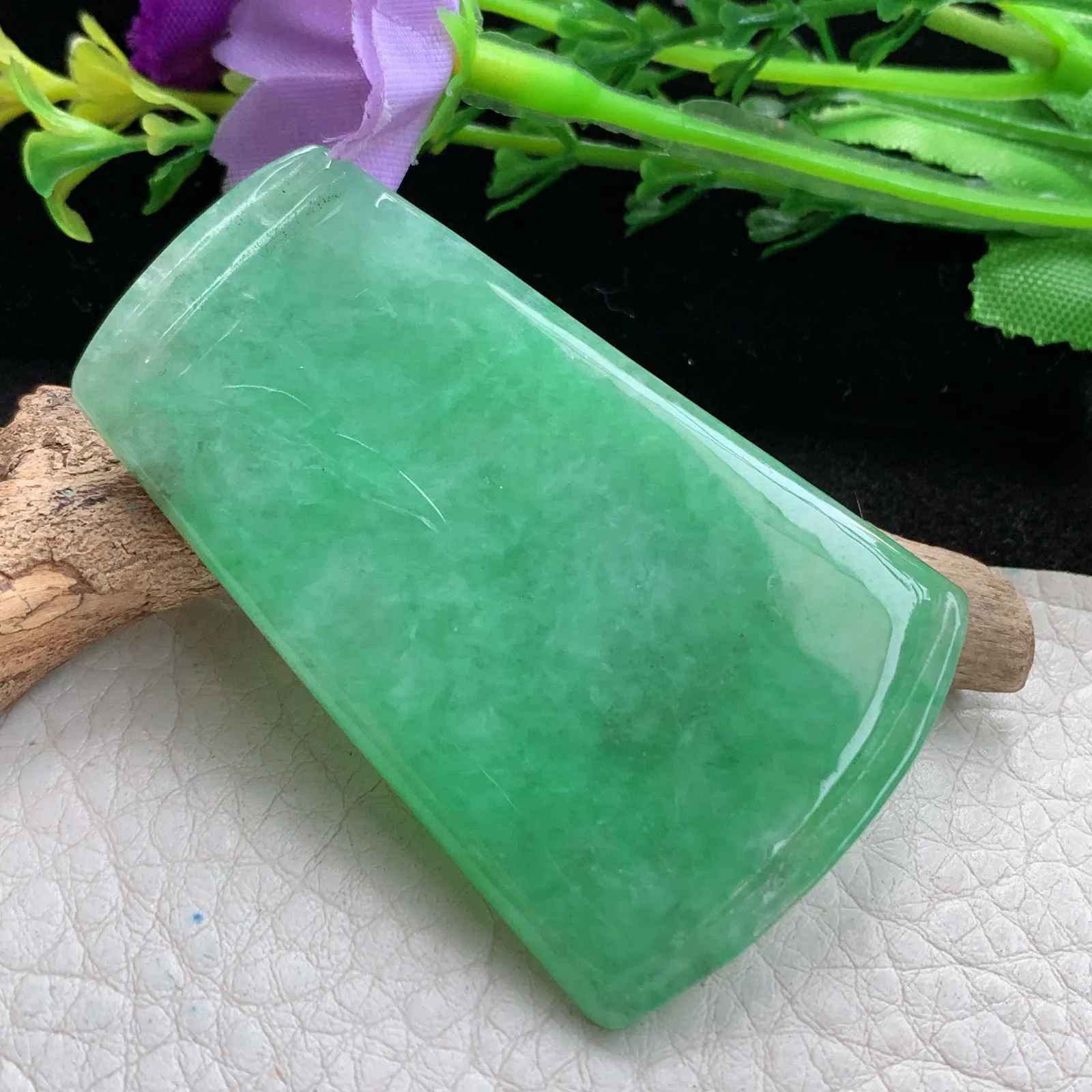 zzx自然光56.2*35.5*3.8天然缅甸翡翠满绿雕花平安无事牌 素面牌玉吊坠