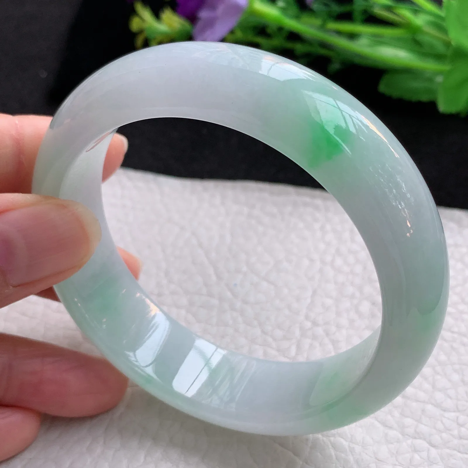 nr大圈口60*17.5*9.3轮胎镯 翡翠a货玉手镯飘阳绿宽边玉手环