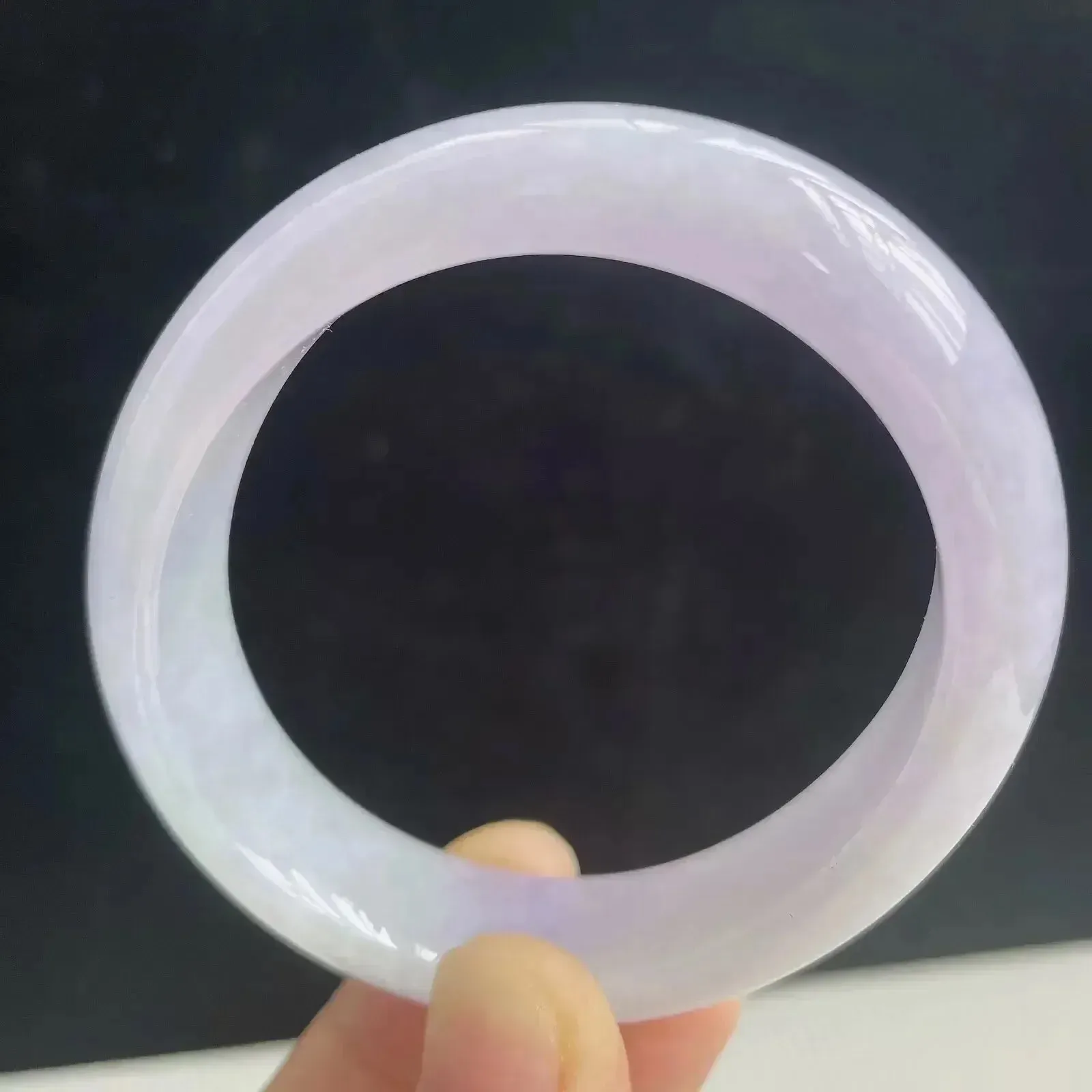 52.6*45.3mm自然光拍摄天然翡翠紫罗兰好种水贵妃手镯40.02克