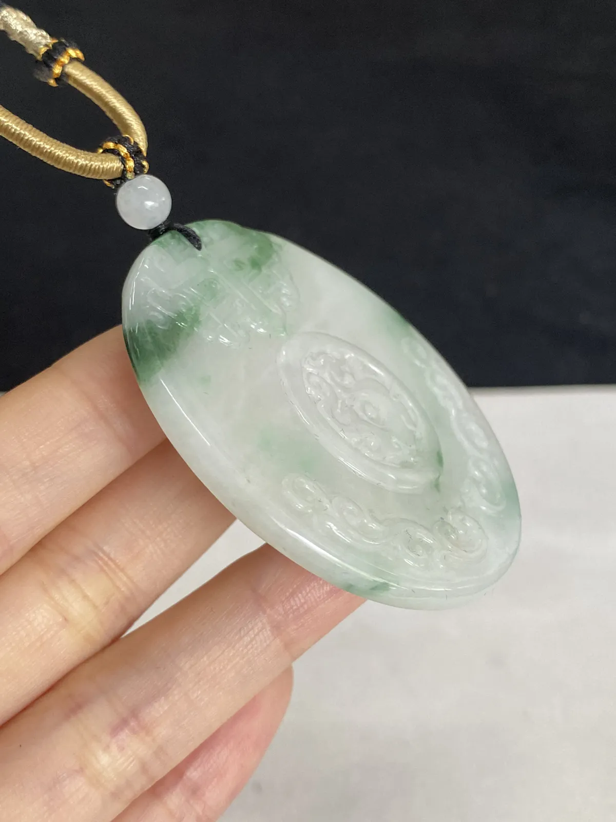 翡翠吊坠，配珠未测