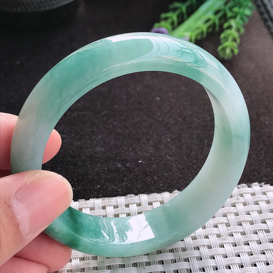 天然A货翡翠56/15.3/8老坑精美冰润飘蓝花手镯宽边玉镯