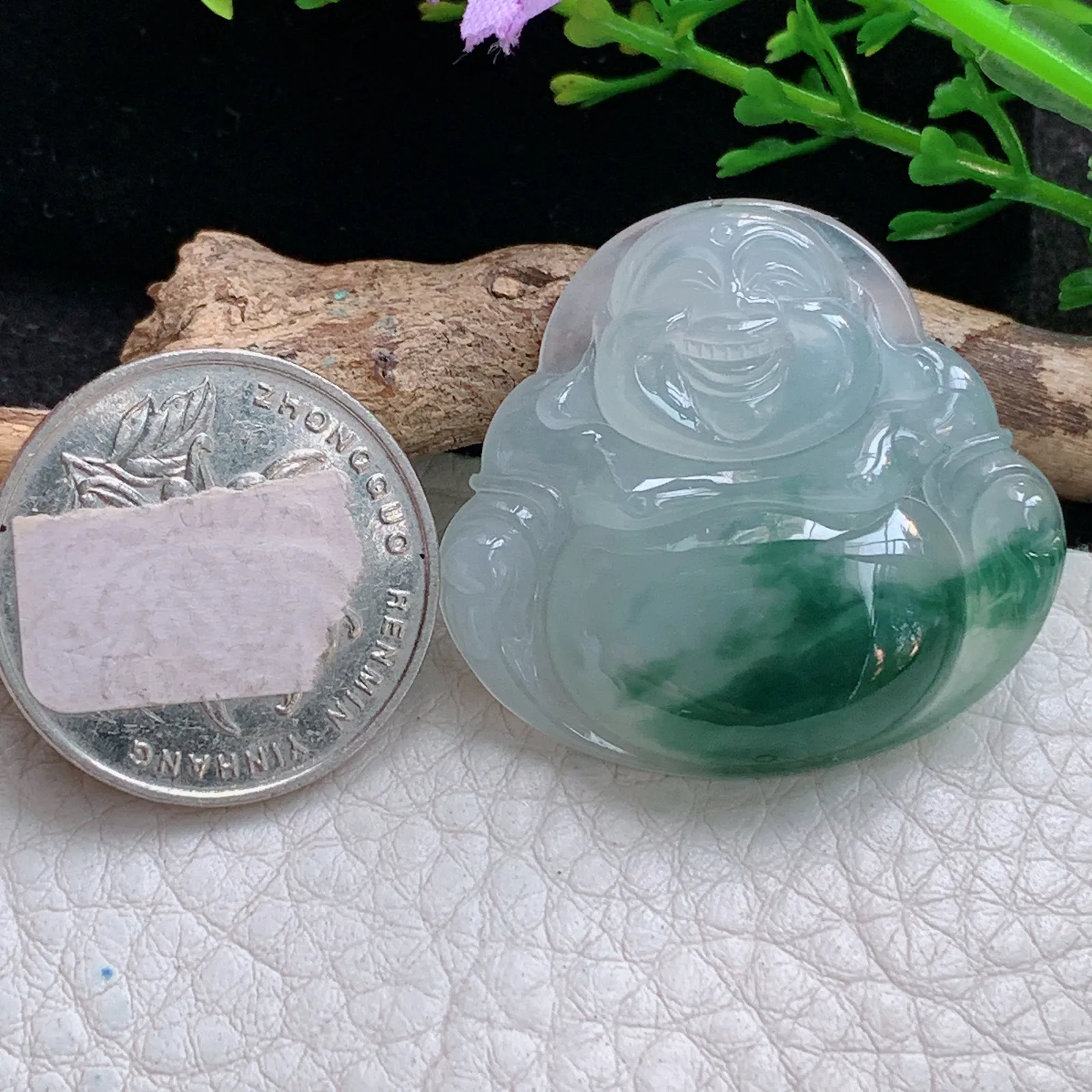 gp实拍28.8*32*6缅甸翡翠a货精雕冰飘花佛公 弥勒佛玉吊坠 玉挂件