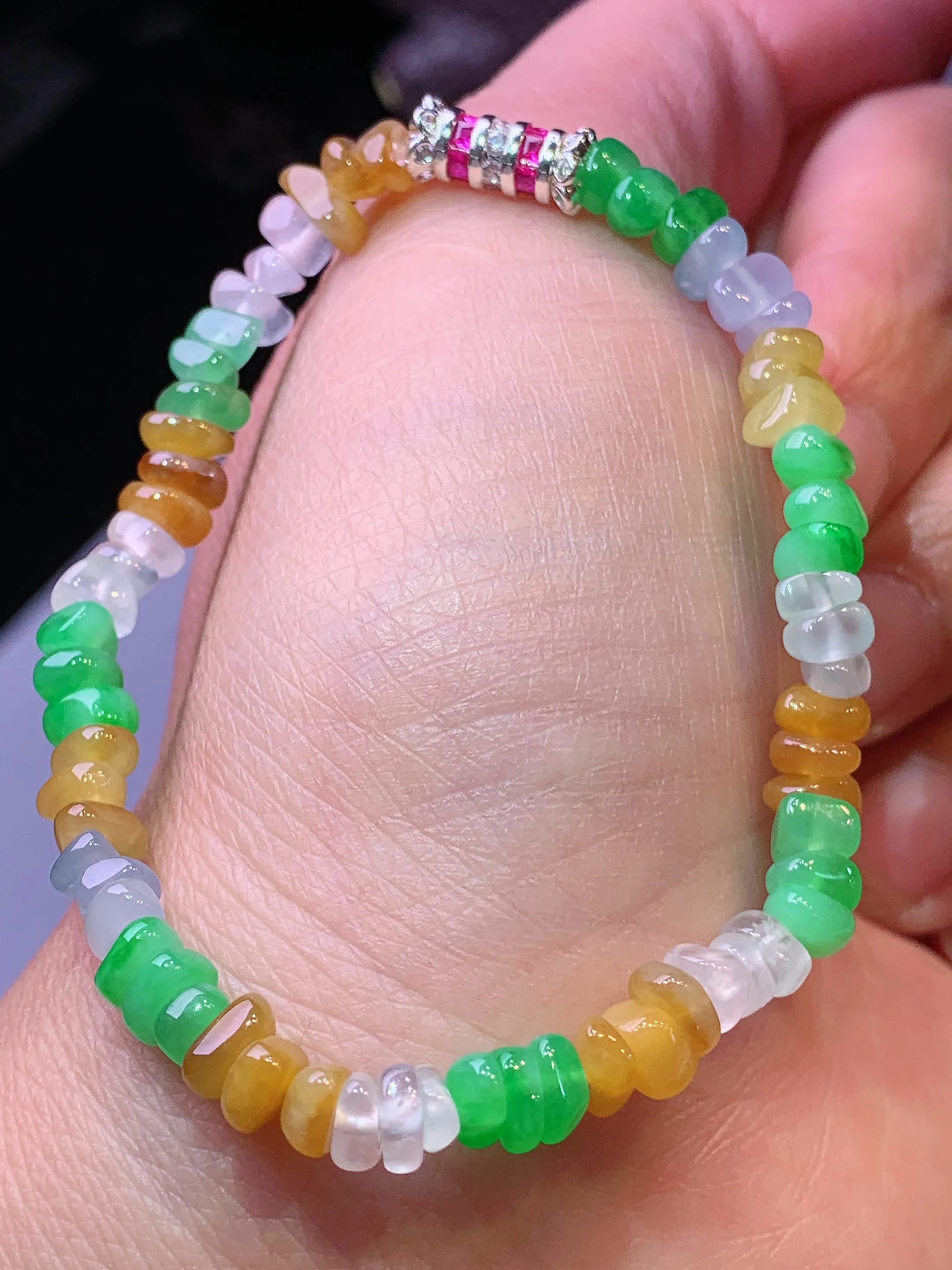 18k金钻镶嵌多宝随形吊坠 玉质细腻 水润亮眼 色泽艳丽 整体尺寸4*3*2.5