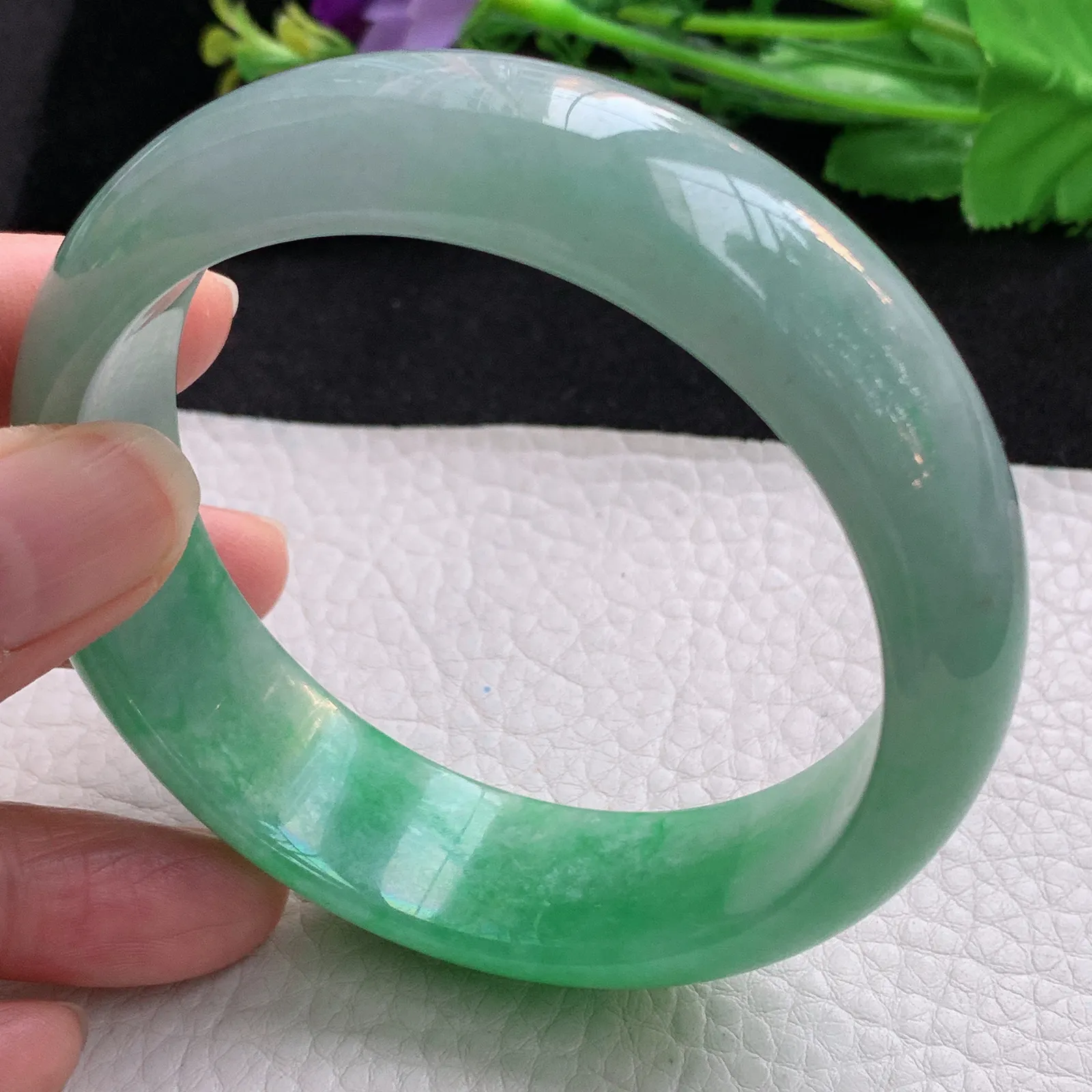 nr大圈口61.5*18.5*8.3轮胎镯 翡翠a货玉手镯半山水辣绿宽边玉手环