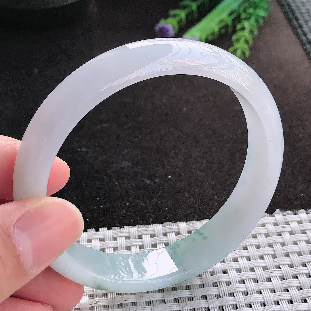 天然A货翡翠61/13.6/7.5老坑冰润起胶飘花手镯大圈口宽边玉镯