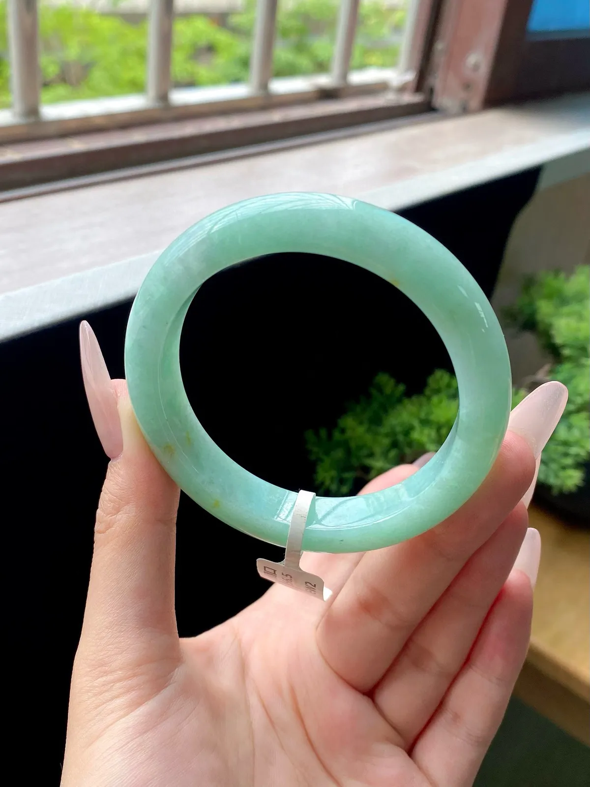 苹果绿洒金正圈成品
⭕️56.6-12-9