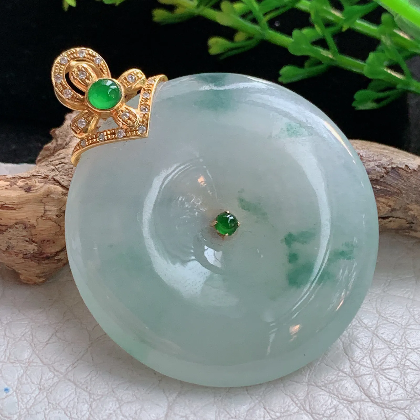 gp实拍46.5*37.3*6缅甸翡翠a货精雕冰飘花大平安扣 玉扣玉吊坠 玉挂件