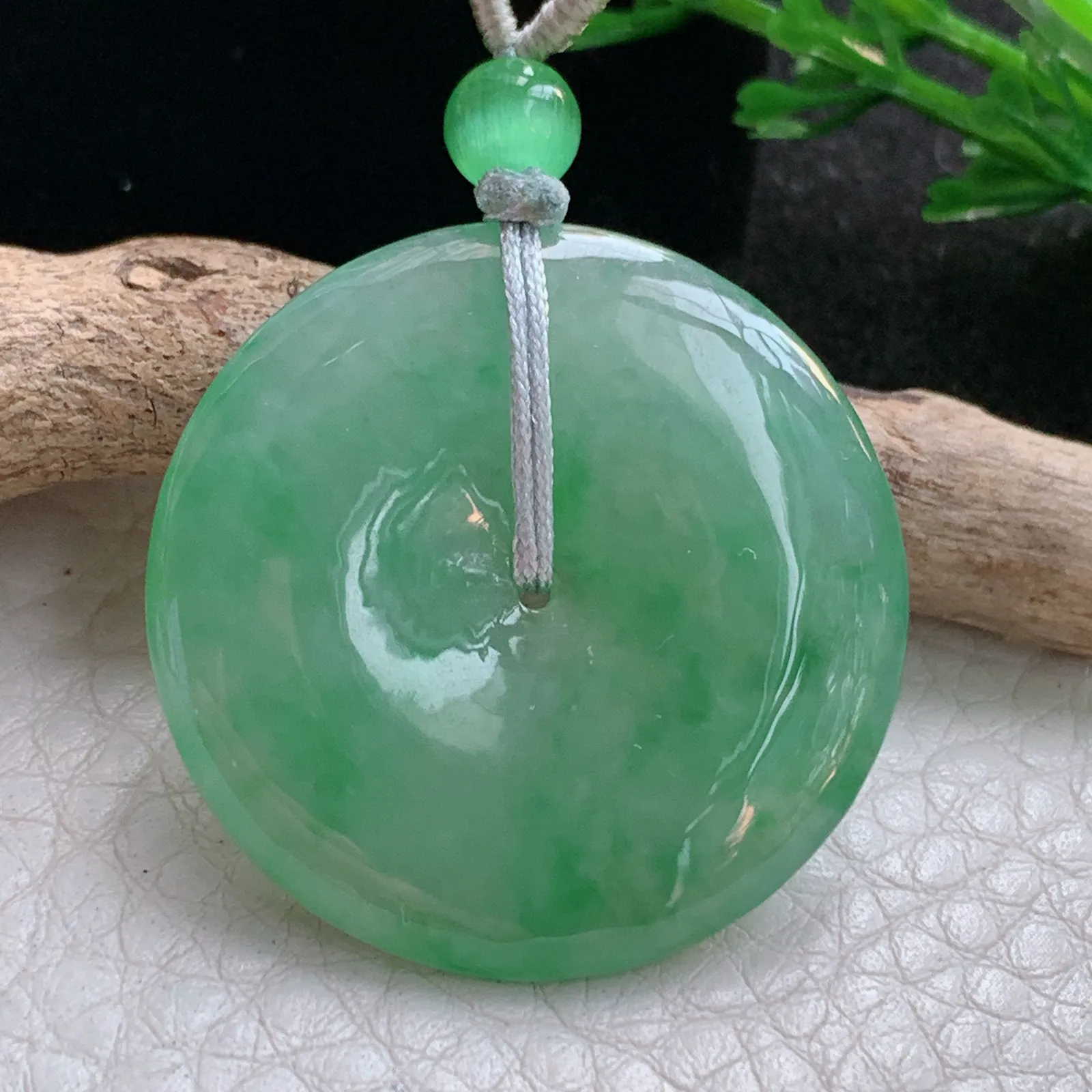 gp实拍32*5.2缅甸翡翠a货精雕冰绿大平安扣 玉扣玉吊坠 玉挂件