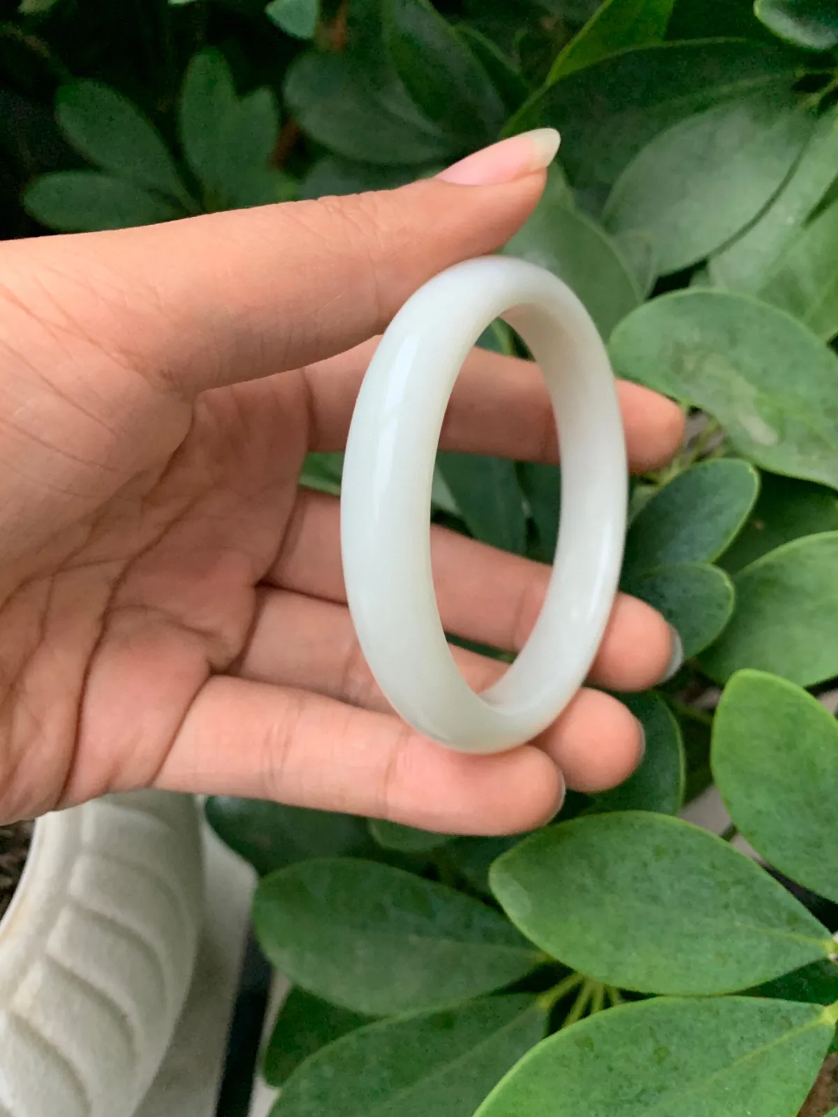 和田玉54圈口羊脂白手镯，玉质细腻油润 底色纯净 脂粉好，品质好