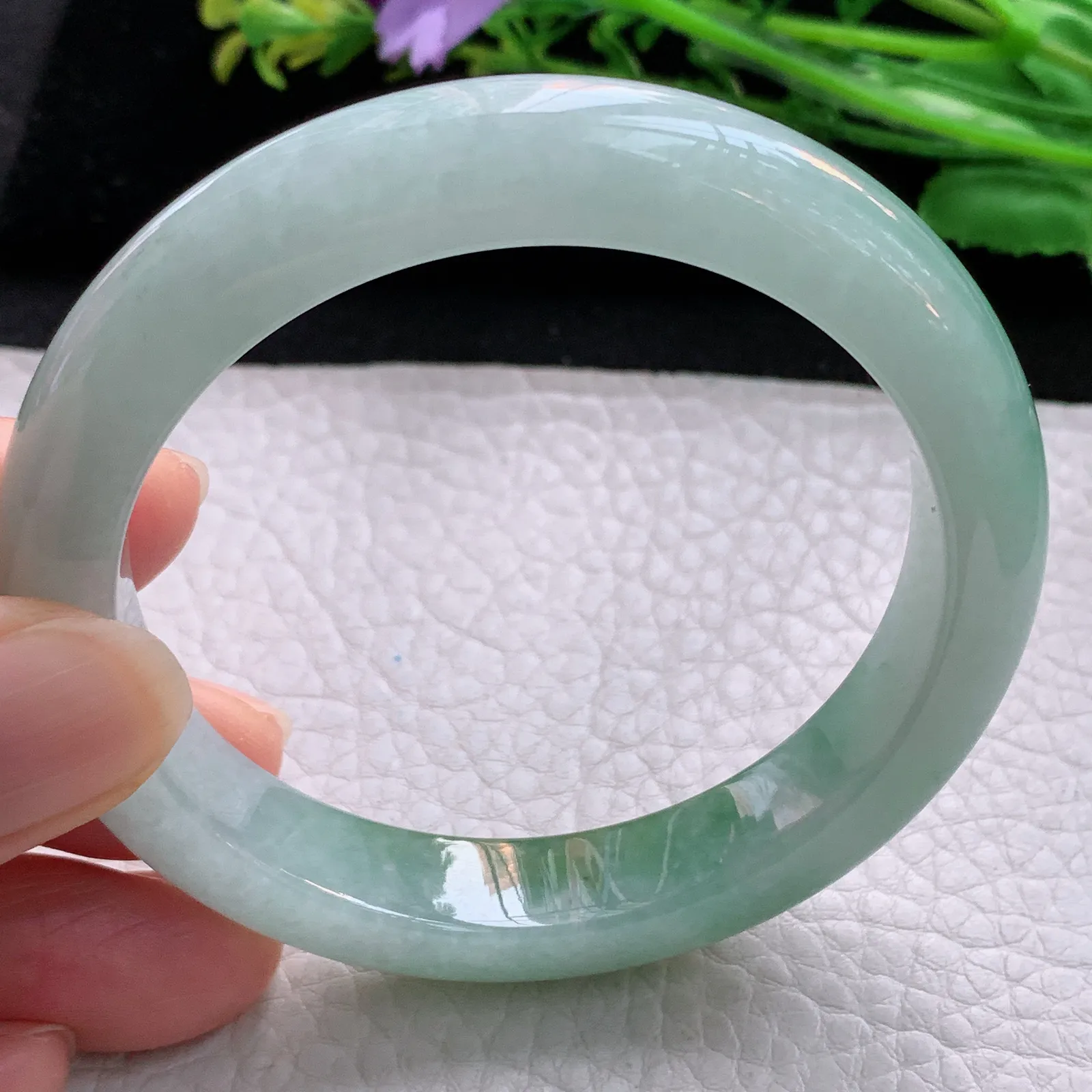 js自然光55*11.3*8.3平安镯 翡翠a货玉手镯飘双彩宽边玉手环