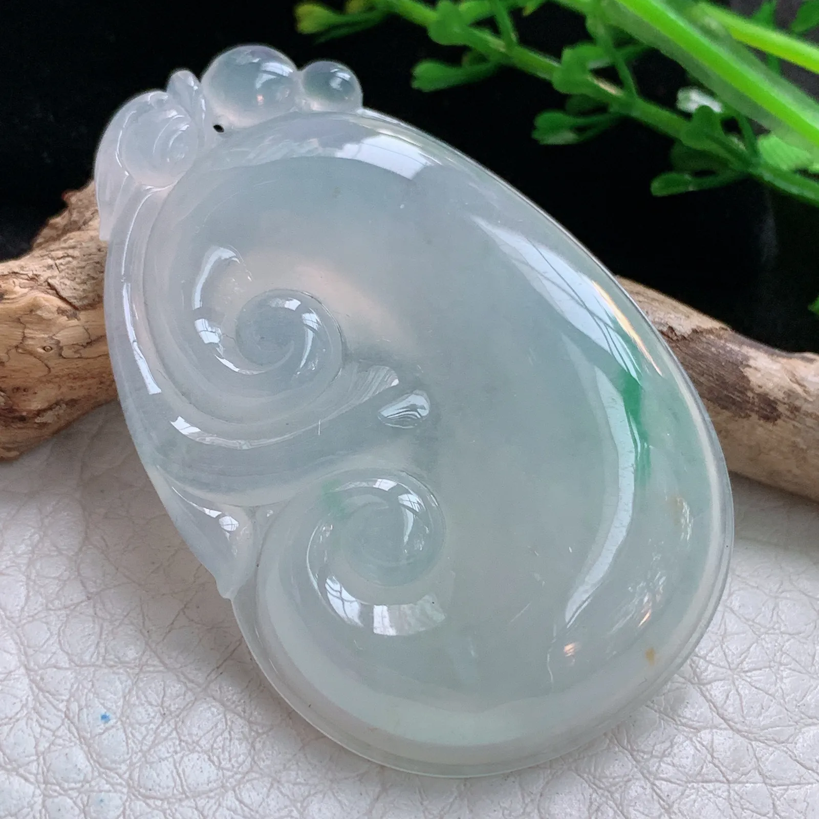 gp实拍54*36*6.6缅甸翡翠a货精雕冰胶飘花大如意 玉如意玉吊坠 玉挂件