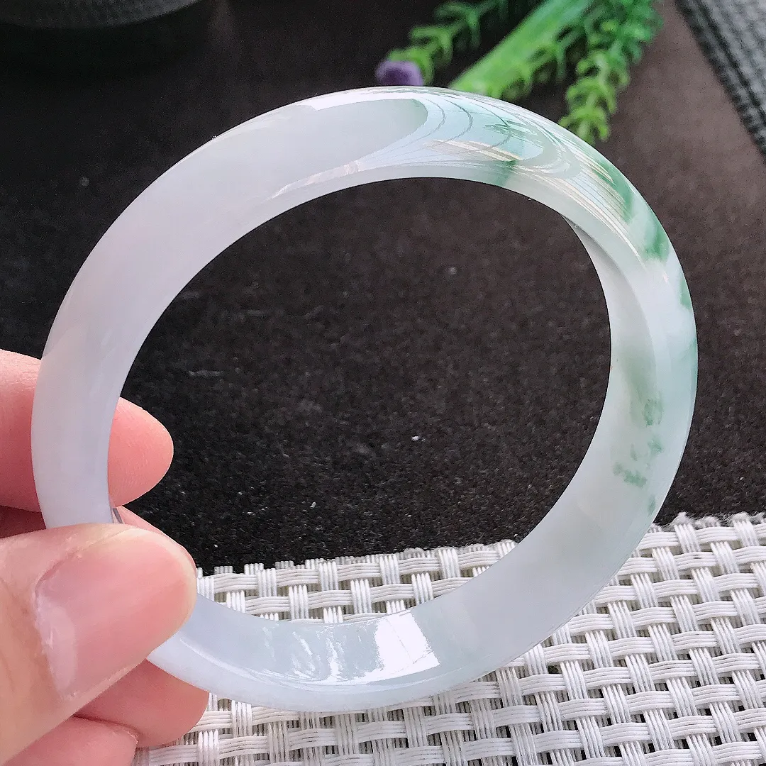 天然A货翡翠61/13.6/7.5老坑冰润起胶飘花手镯大圈口宽边玉镯