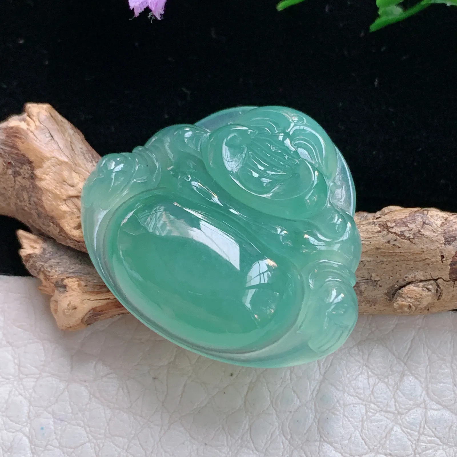 gp实拍27.8*33.3*6缅甸翡翠a货精雕湖水蓝开心佛 佛公玉吊坠 玉挂件