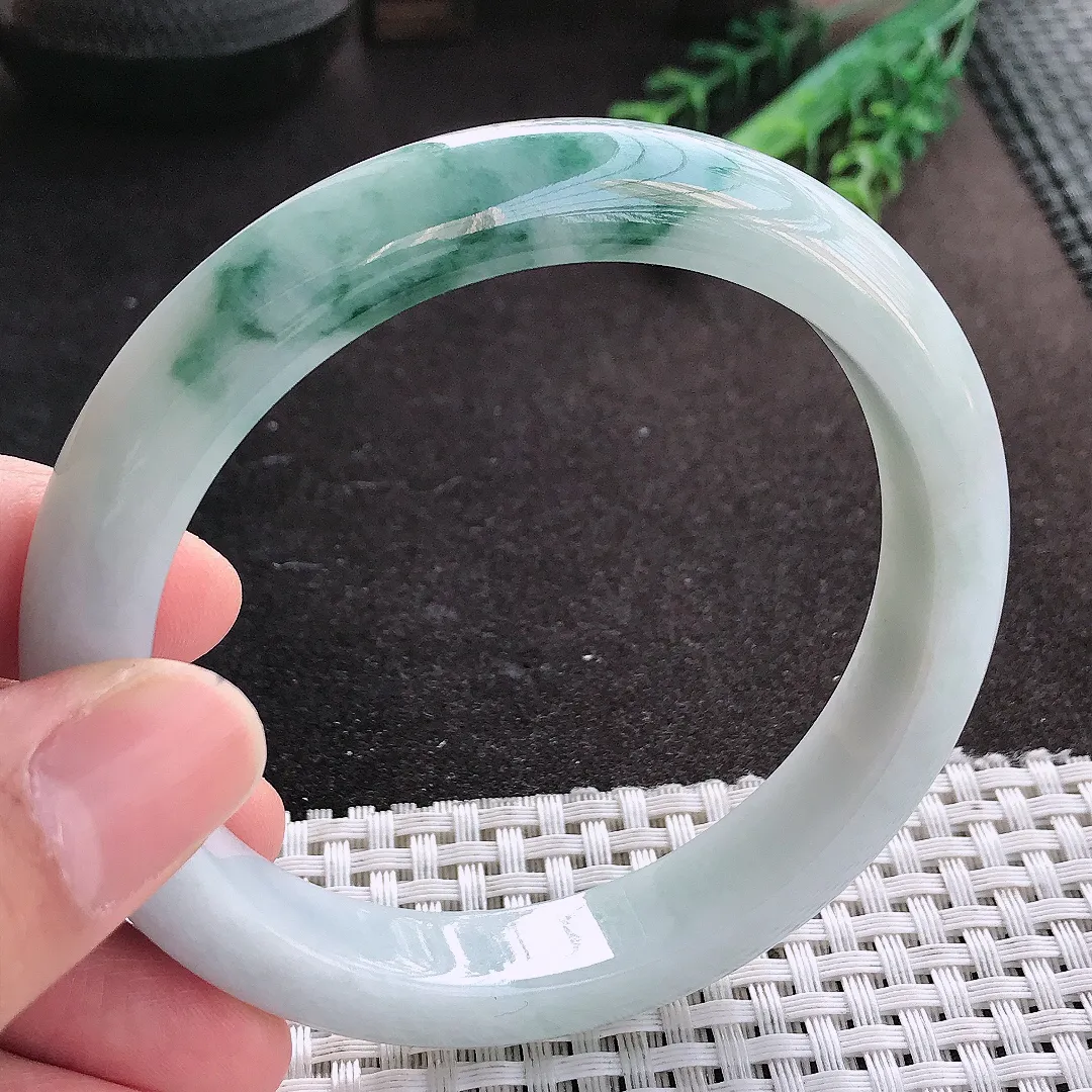 天然A货翡翠62/11.8/9老坑精美温润大圈口飘花手镯宽边玉镯