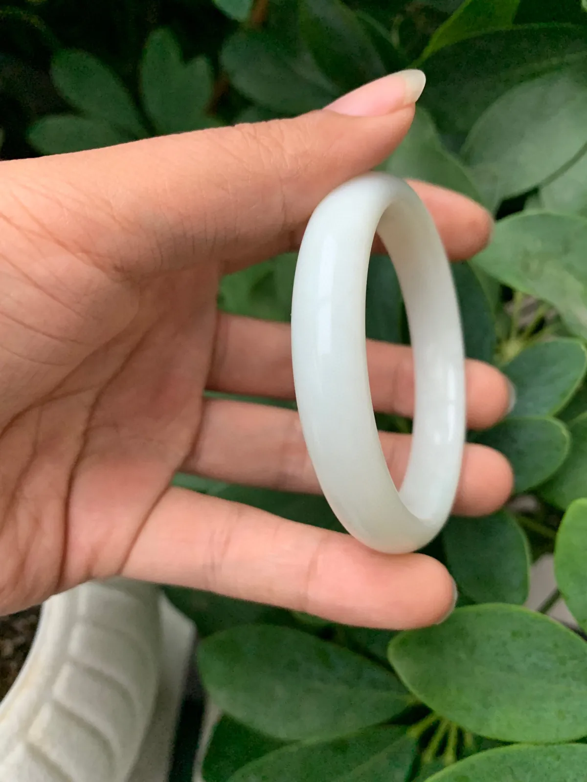 和田玉54圈口羊脂白手镯，玉质细腻油润 底色纯净 脂粉好，品质好