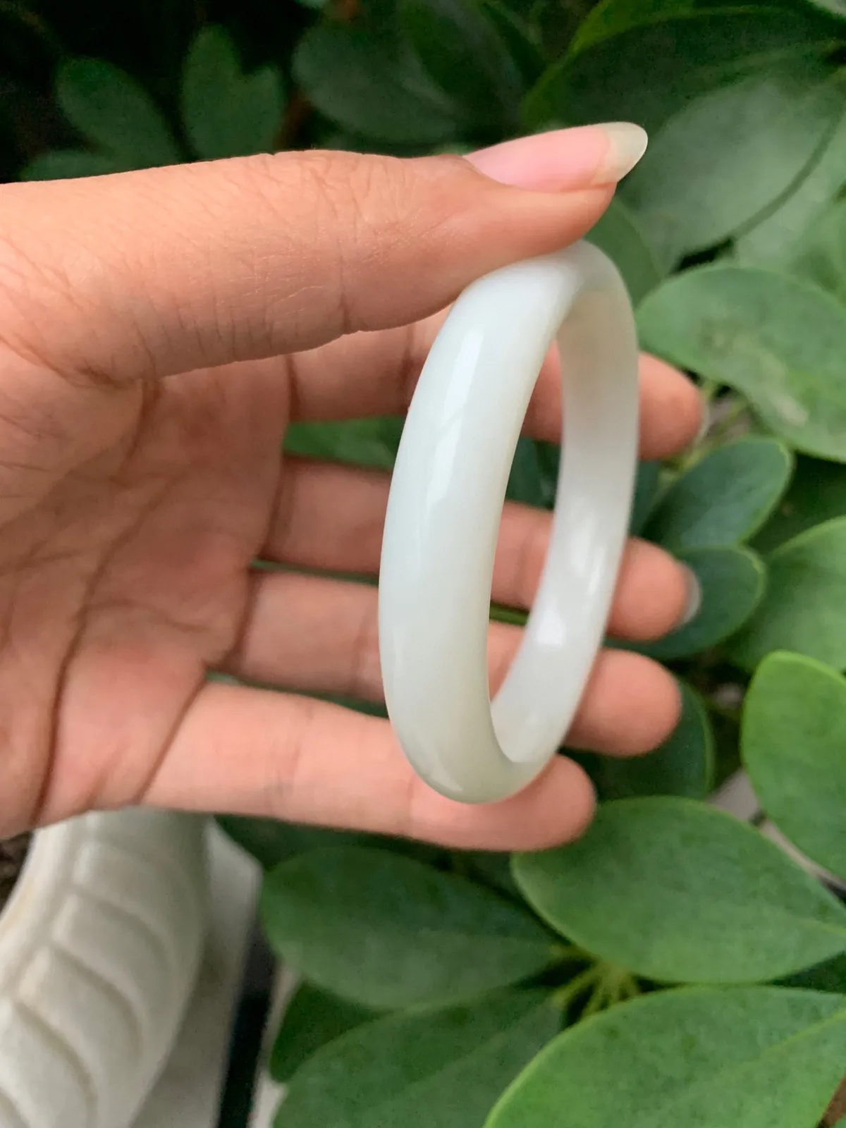 和田玉54圈口羊脂白手镯，玉质细腻油润 底色纯净 脂粉好，品质好