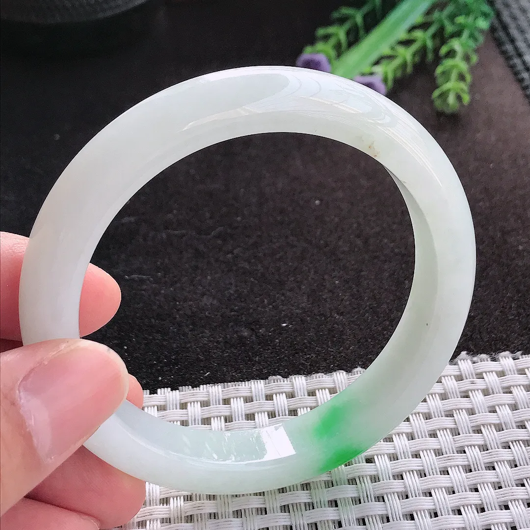 天然A货翡翠58/11.6/8.6老坑精美温润飘阳绿手镯宽边玉镯