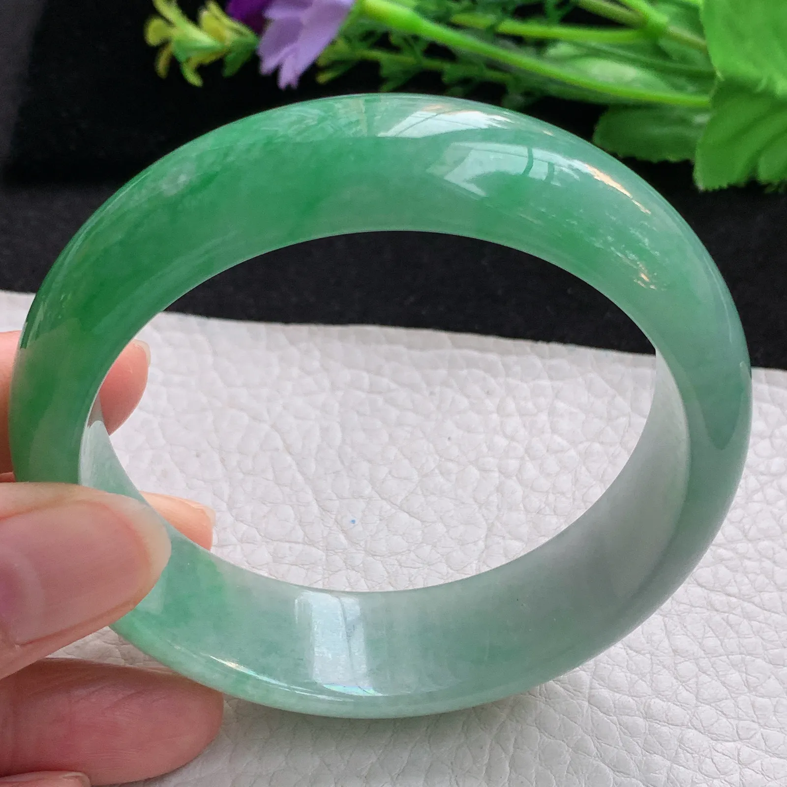 nr大圈口61.5*18.5*8.3轮胎镯 翡翠a货玉手镯半山水辣绿宽边玉手环