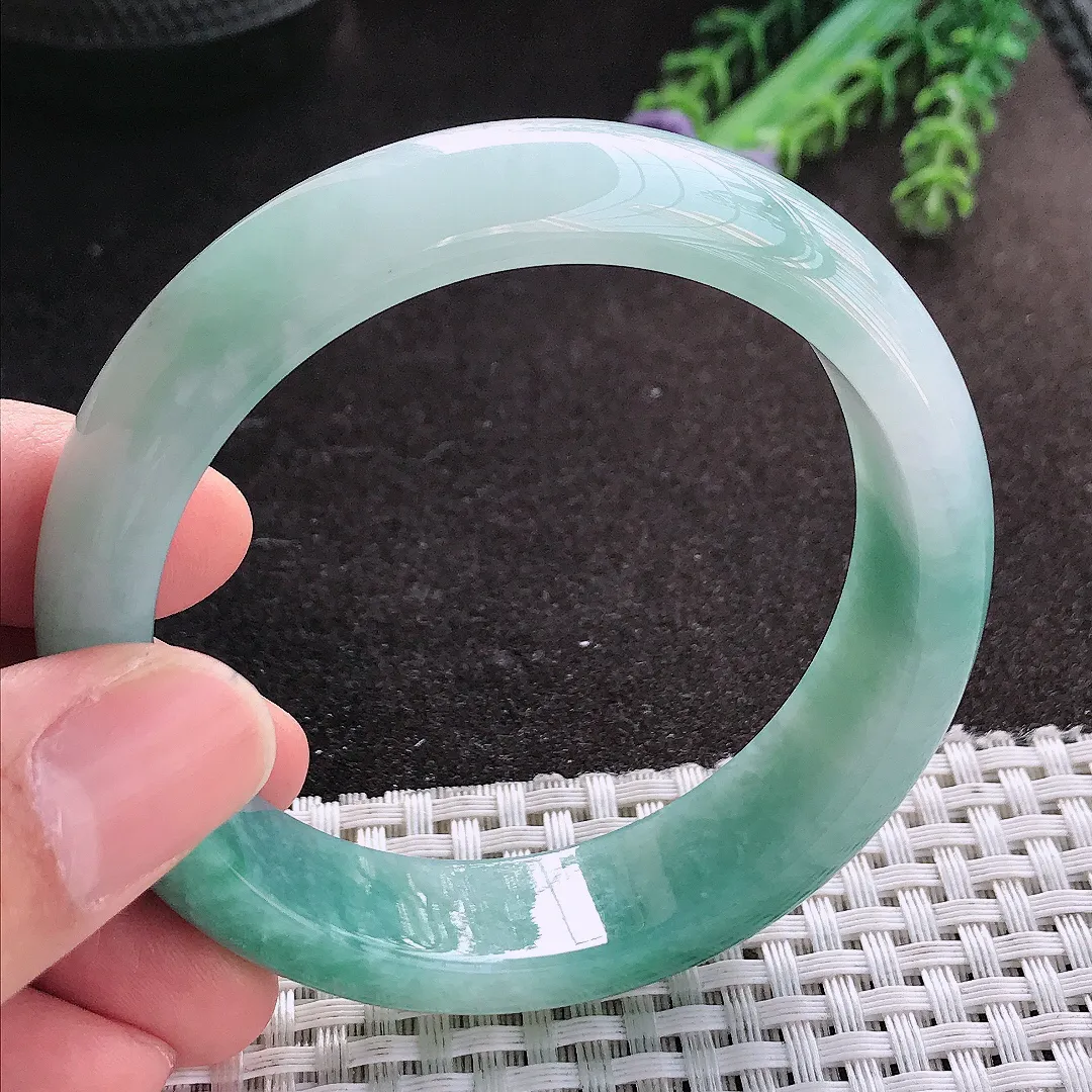 天然A货翡翠56/15.3/8老坑精美冰润飘蓝花手镯宽边玉镯