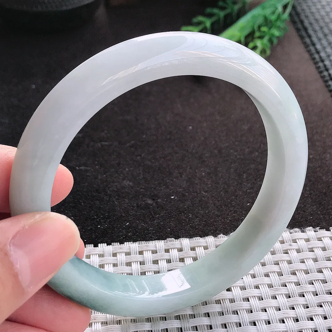 天然A货翡翠62/11.8/9老坑精美温润大圈口飘花手镯宽边玉镯