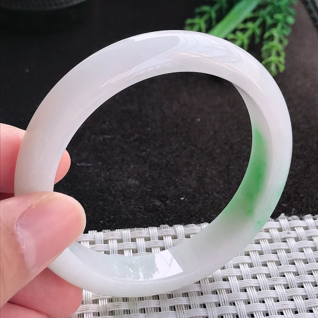 天然A货翡翠57.5/12.8/8.2老坑精美温润飘阳绿手镯宽边玉镯