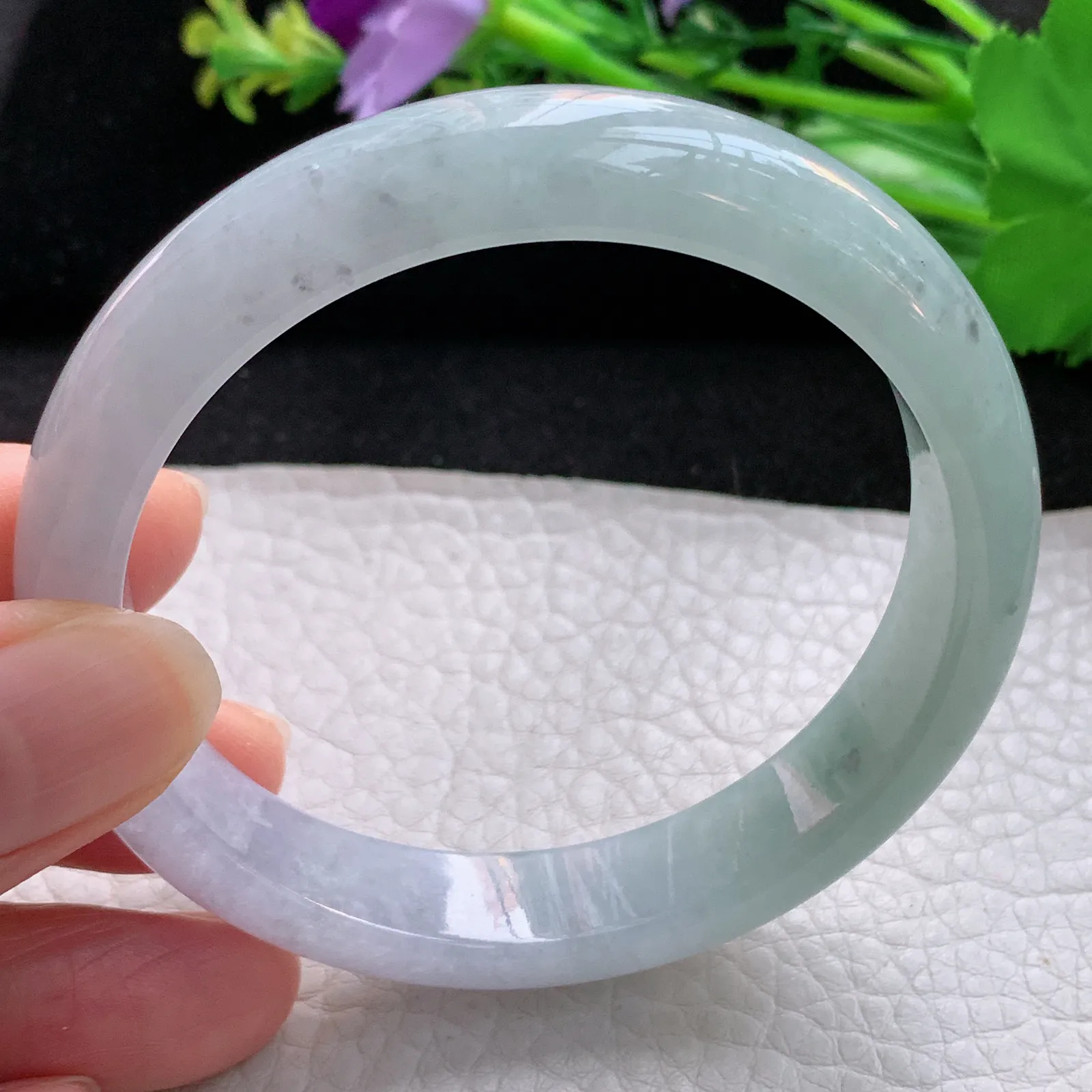 js自然光57*12.3*7.5平安镯 翡翠a货玉手镯春带彩宽边玉手环