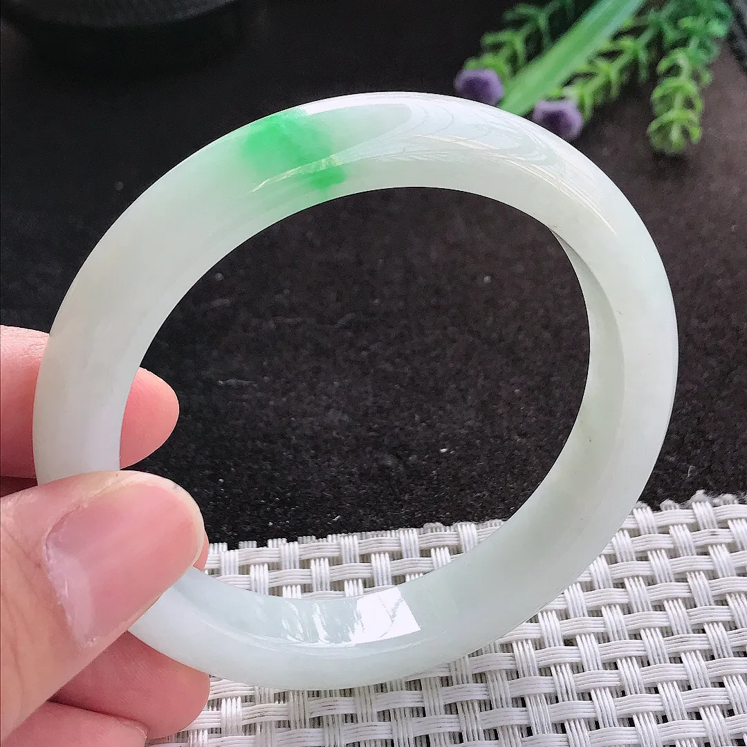 天然A货翡翠58/11.6/8.6老坑精美温润飘阳绿手镯宽边玉镯