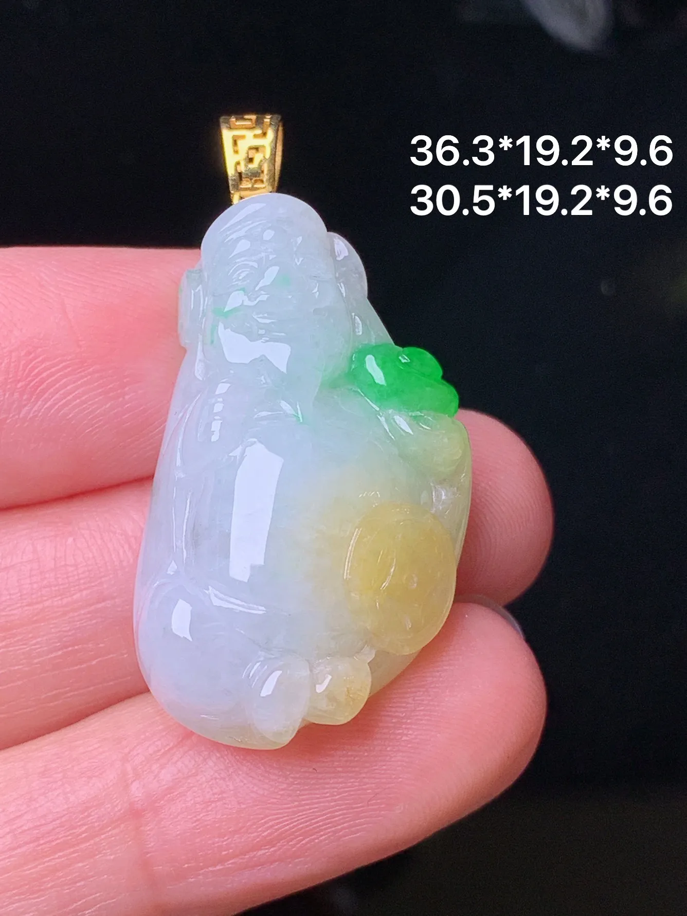 18k金镶嵌飘绿财神吊坠 玉质细腻 水润亮眼 色泽艳丽 整体尺寸36.3*19.2*9.6