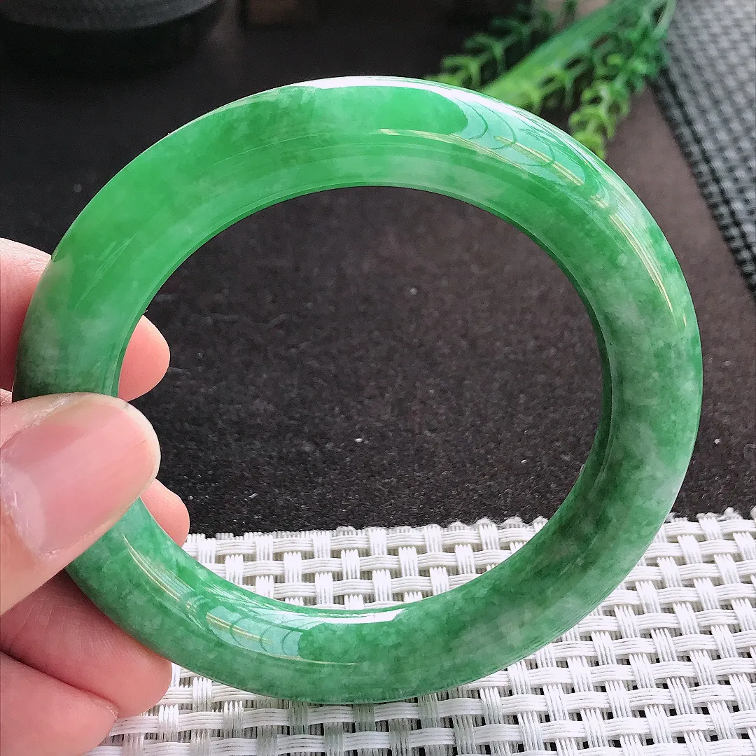 天然A货翡翠56.8/11.4/11.5老坑精美温润满绿阳绿圆条手镯玉镯