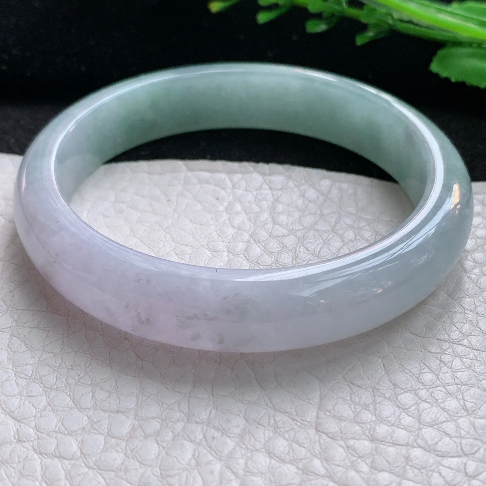 js自然光57*12.3*7.5平安镯 翡翠a货玉手镯春带彩宽边玉手环