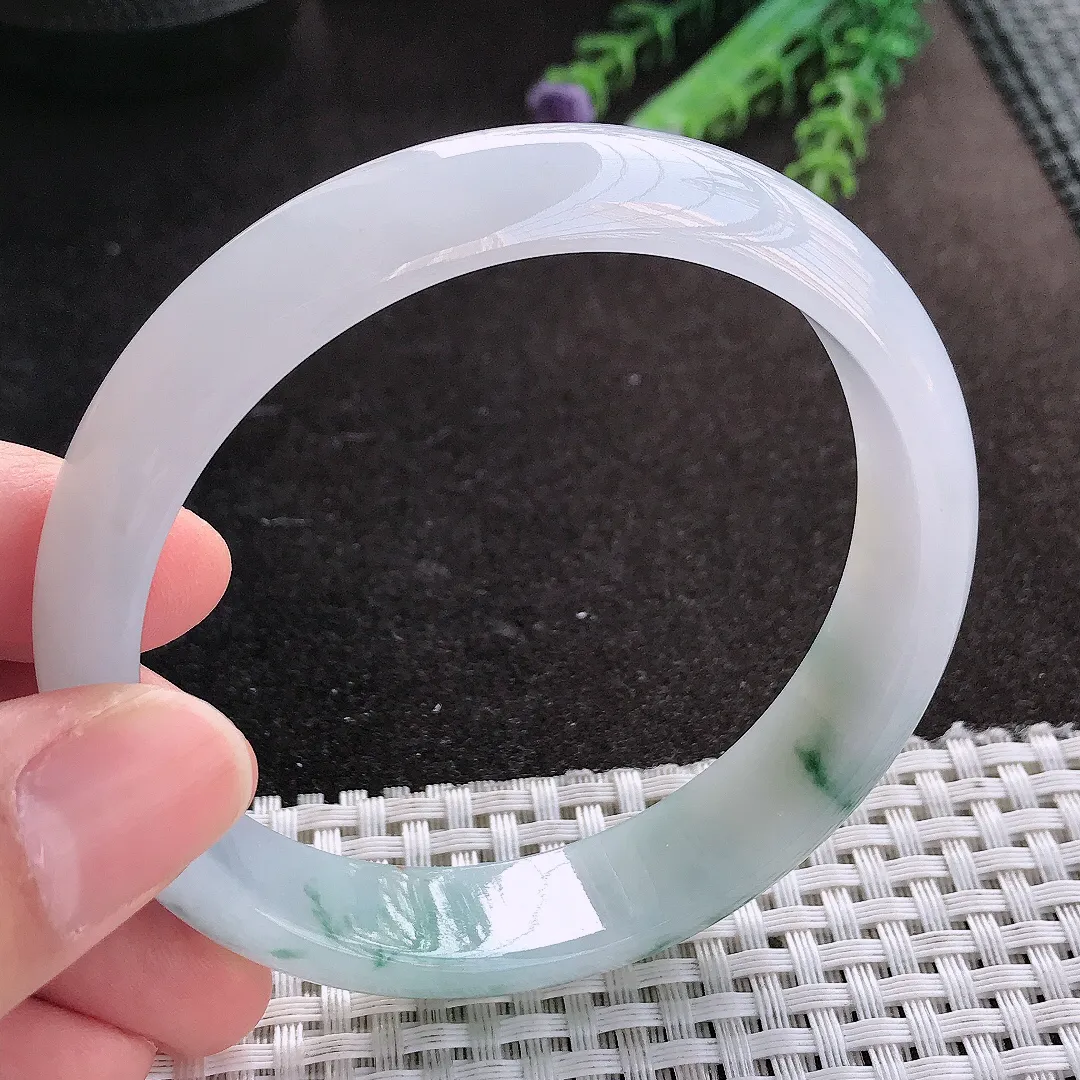 天然A货翡翠61/13.6/7.5老坑冰润起胶飘花手镯大圈口宽边玉镯