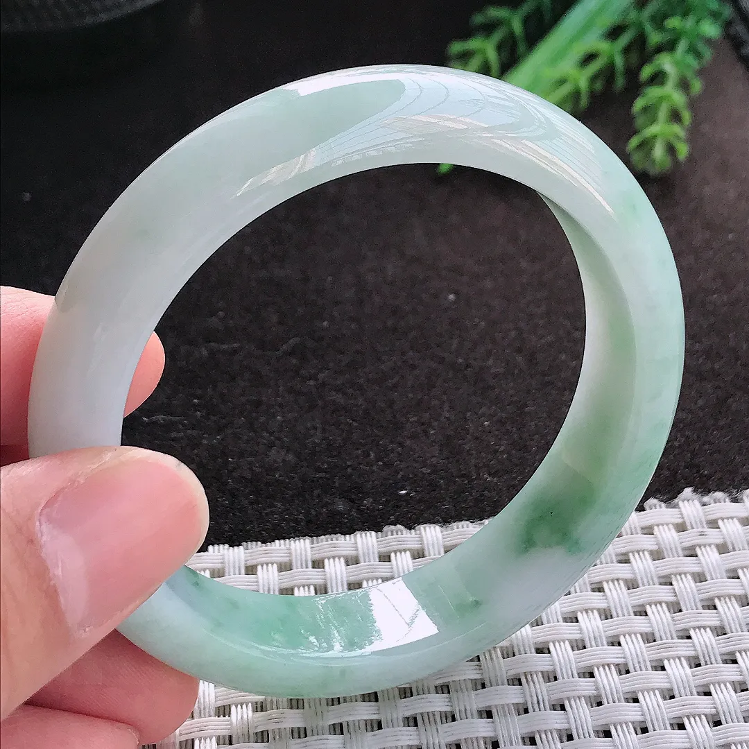 天然A货翡翠55.5/13.6/8老坑秀气温润飘花手镯宽边玉镯