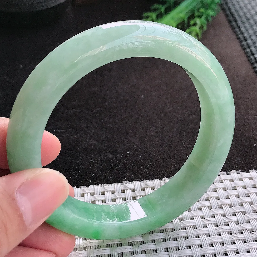 天然A货翡翠59.8/12.8/9.8老坑精美冰润满绿飘阳绿手镯宽边玉镯