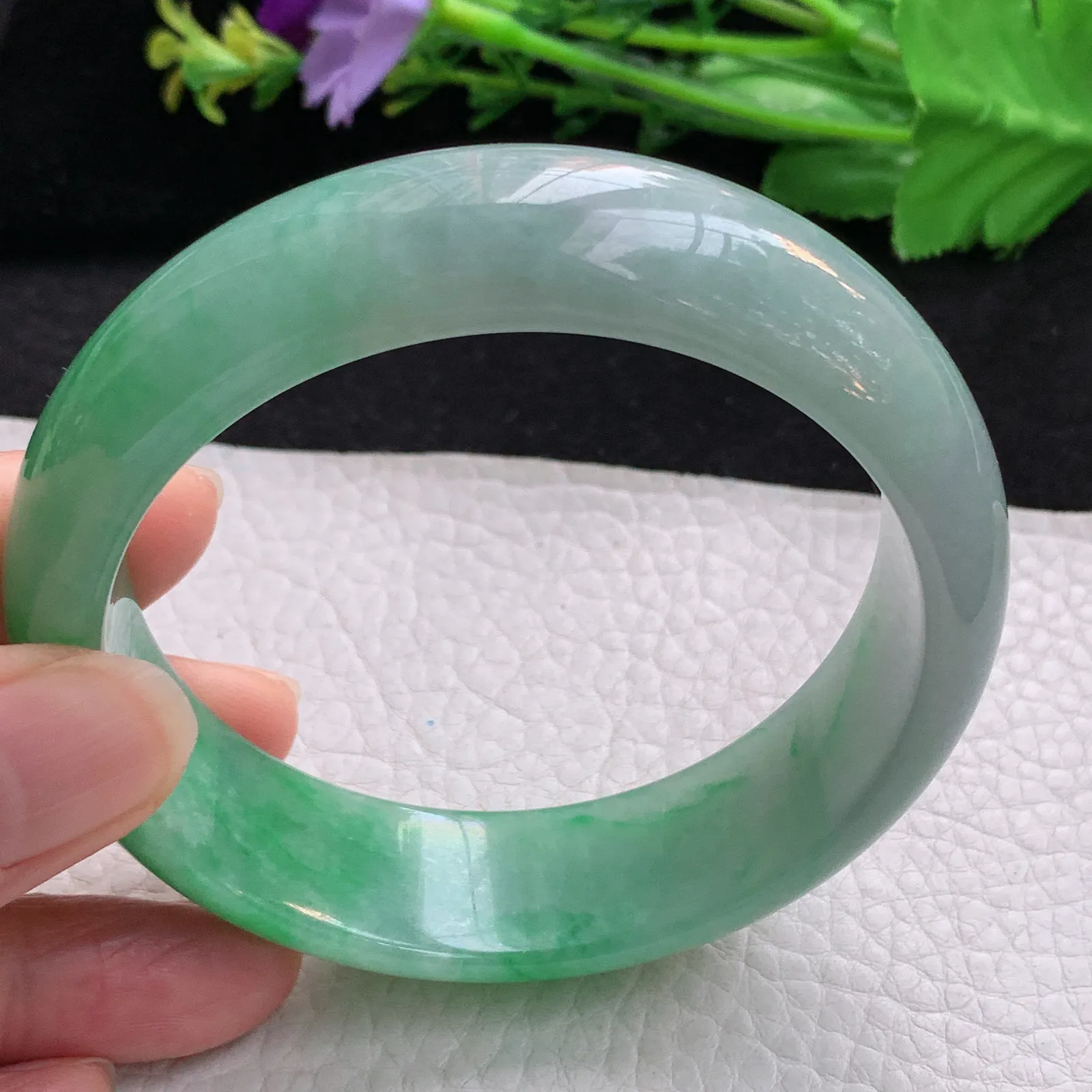 nr大圈口61.5*18.5*8.3轮胎镯 翡翠a货玉手镯半山水辣绿宽边玉手环